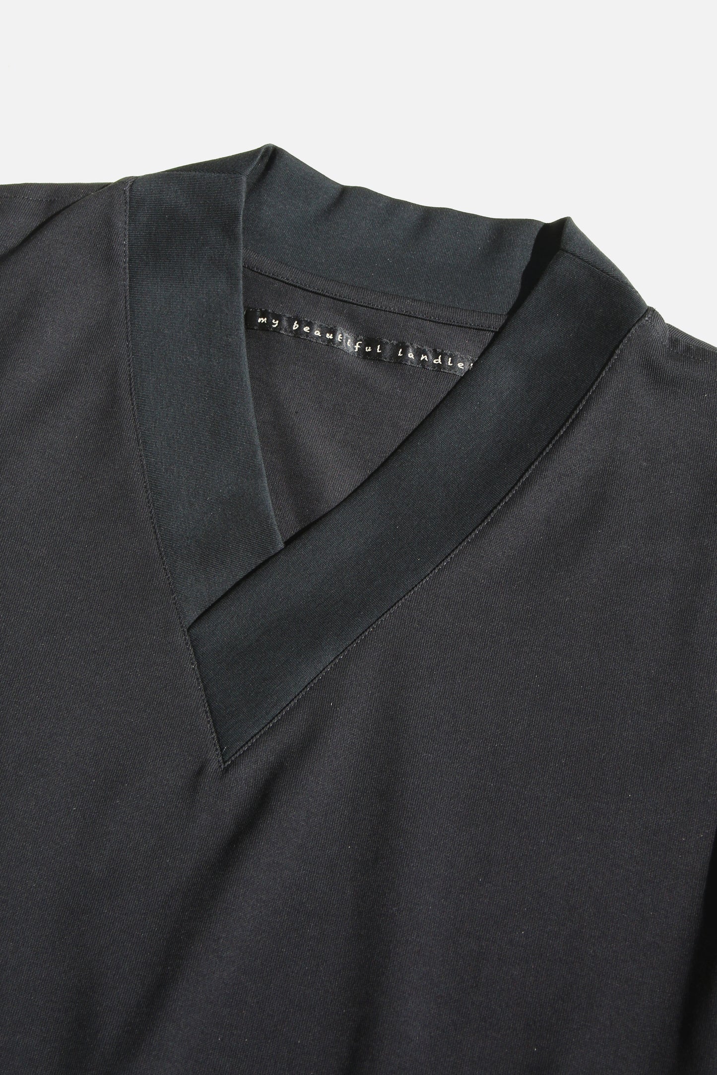 MY BEAUTIFUL LANDLET PARALLELED JERSEY V-NECK BIG TEE - BLACK