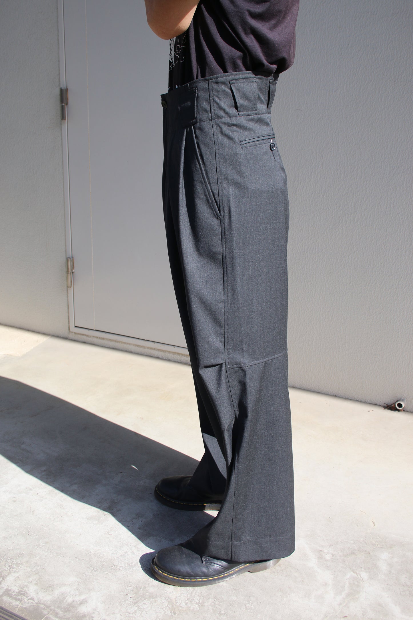 ESSAY WIDE OVER SLACKS - CHARCOAL