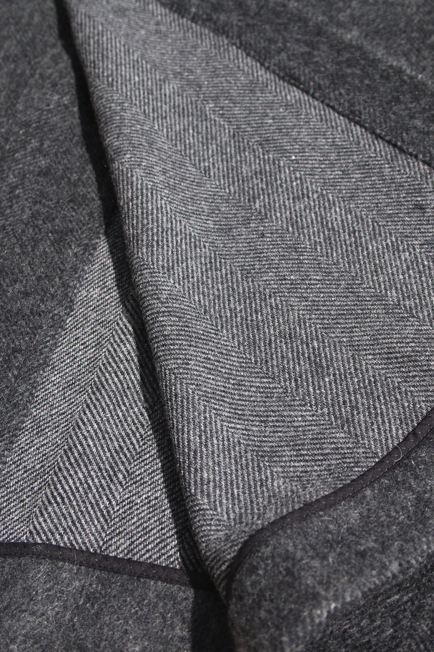 VOAAOV RECYCLE HERRINGBONE BLANKET COAT - BLACK