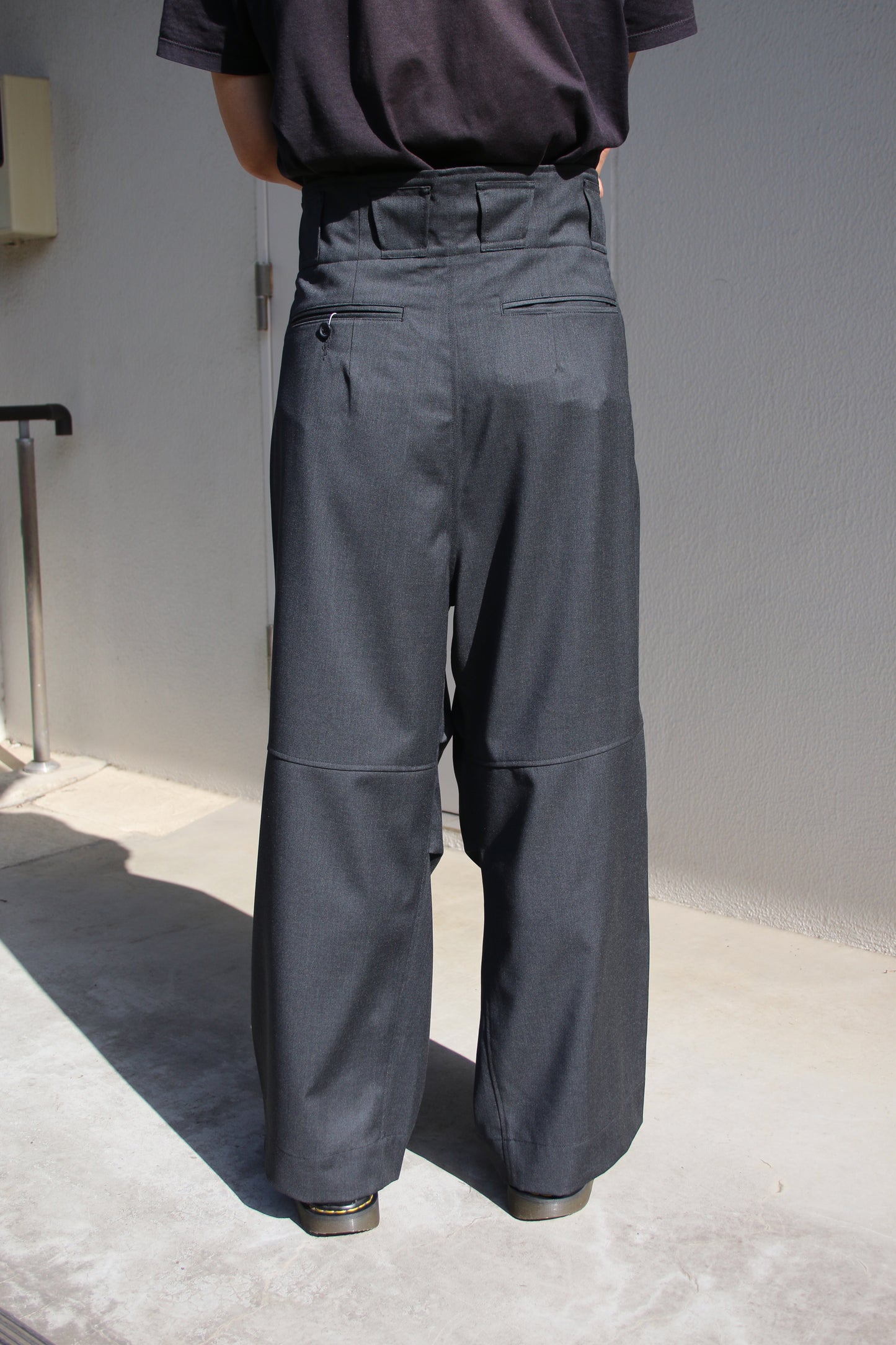 ESSAY WIDE OVER SLACKS - CHARCOAL