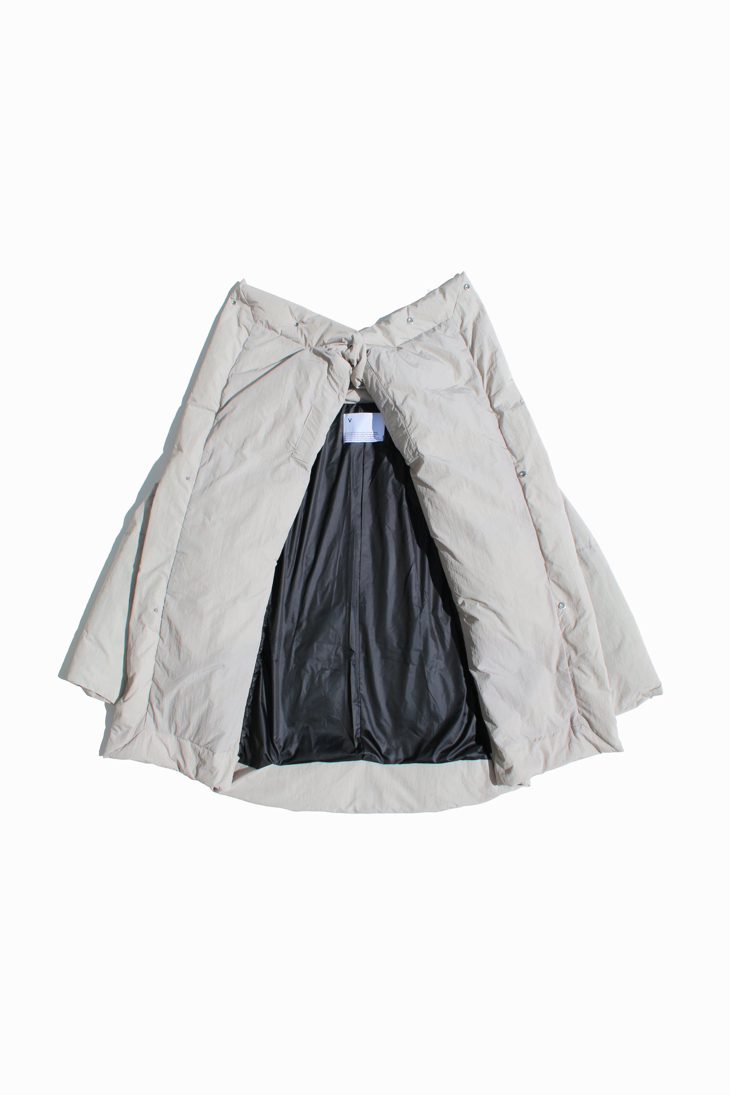 VOAAOV KAWADA DOWN × BRIGHT JET TAFFETA JACKET - LIGHT GRAY