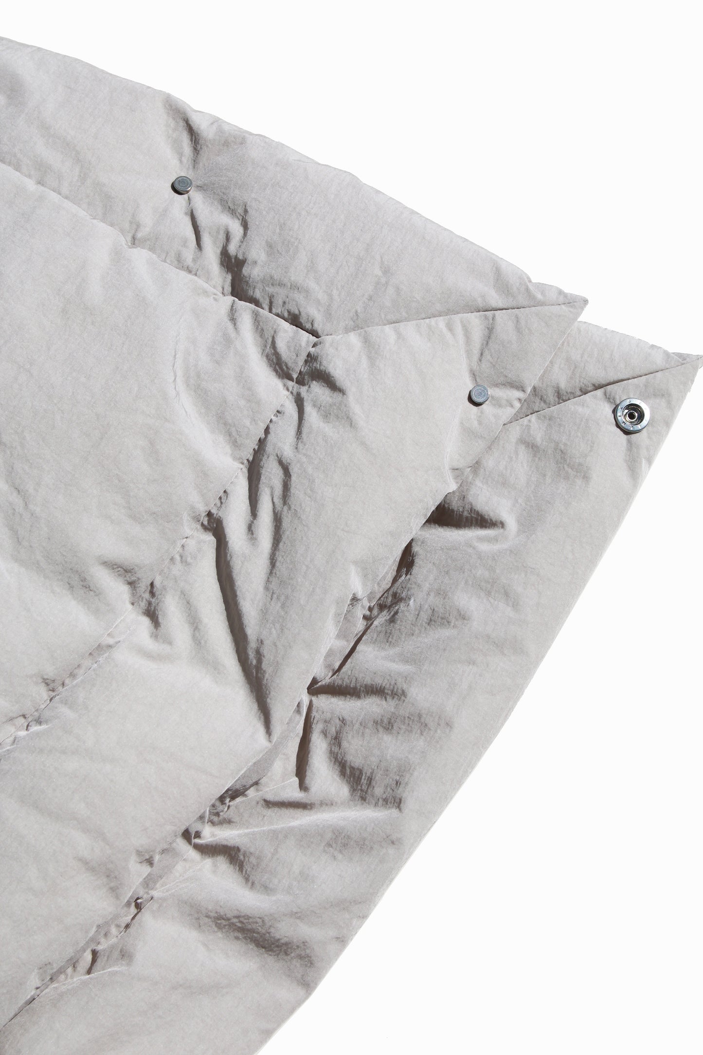 VOAAOV KAWADA DOWN × BRIGHT JET TAFFETA JACKET - LIGHT GRAY
