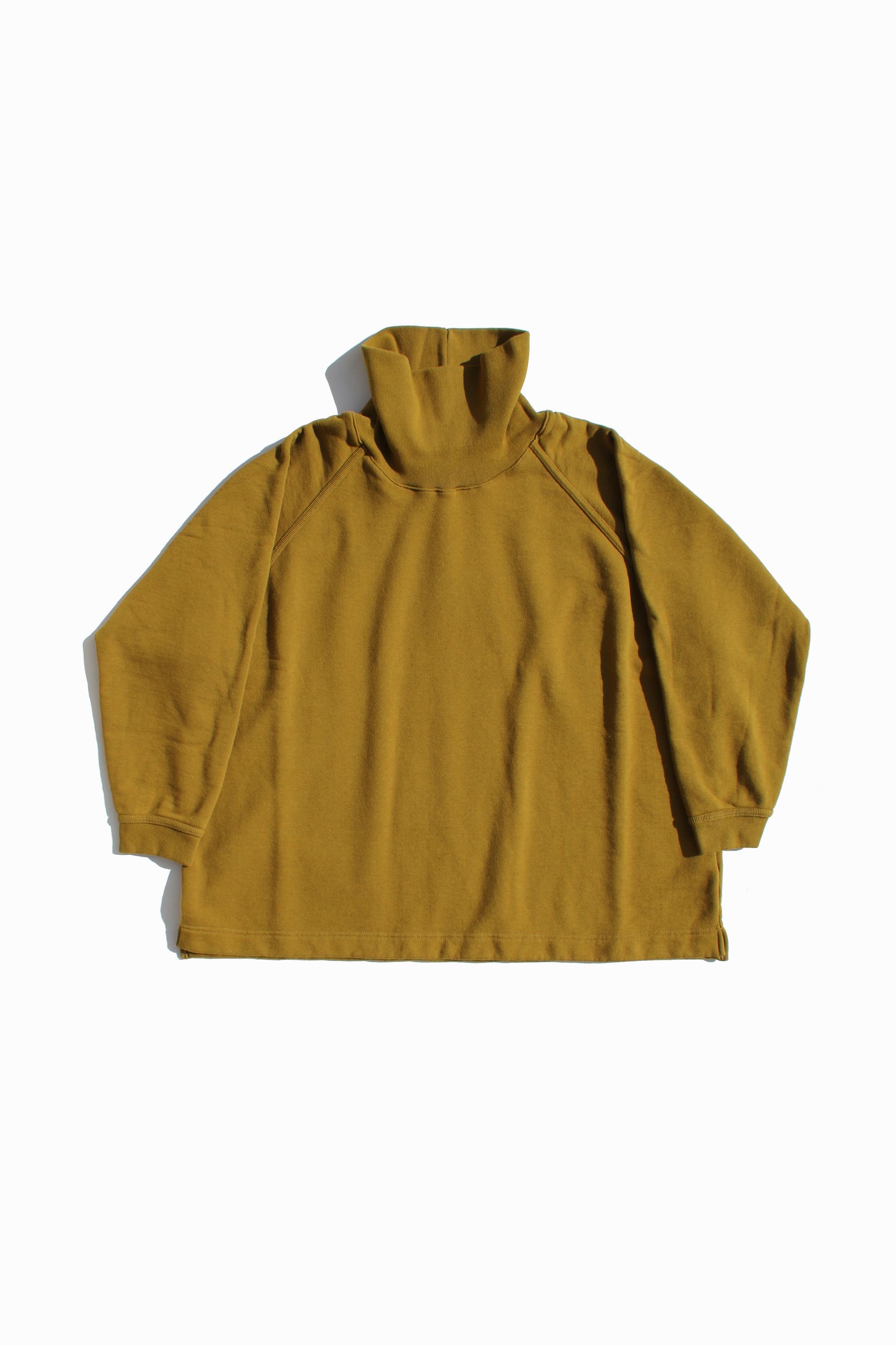 O PROJECT LOOPWHEEL TURTLE NECK SWEAT