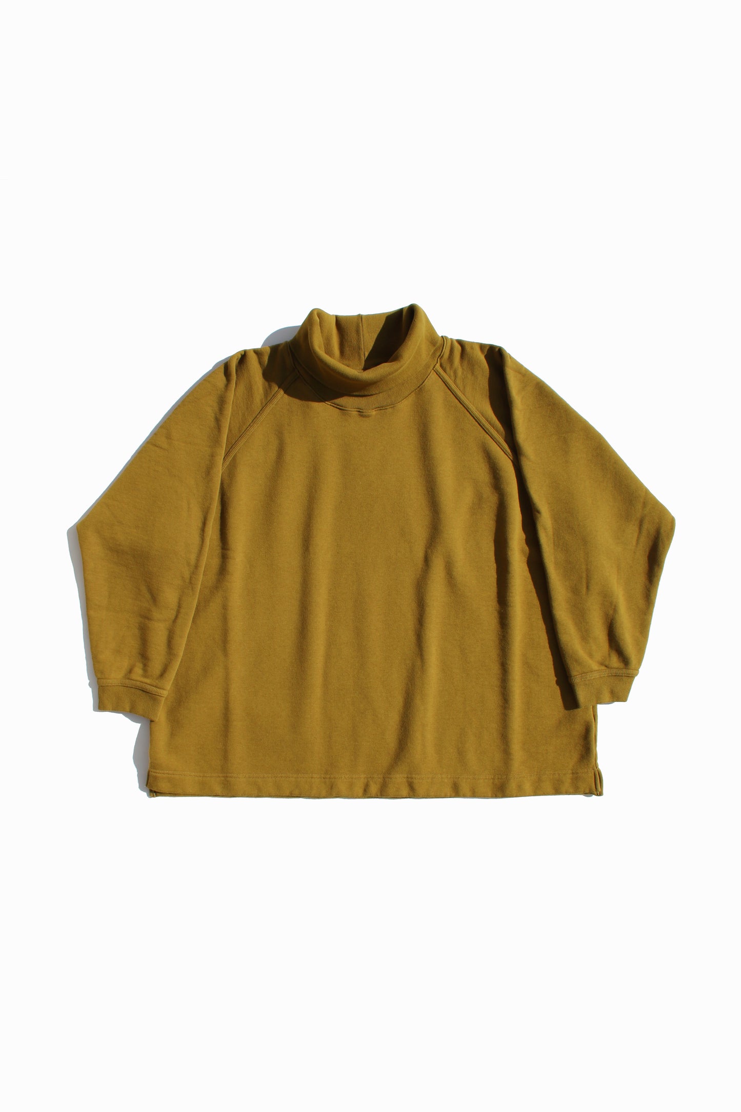O PROJECT LOOPWHEEL TURTLE NECK SWEAT
