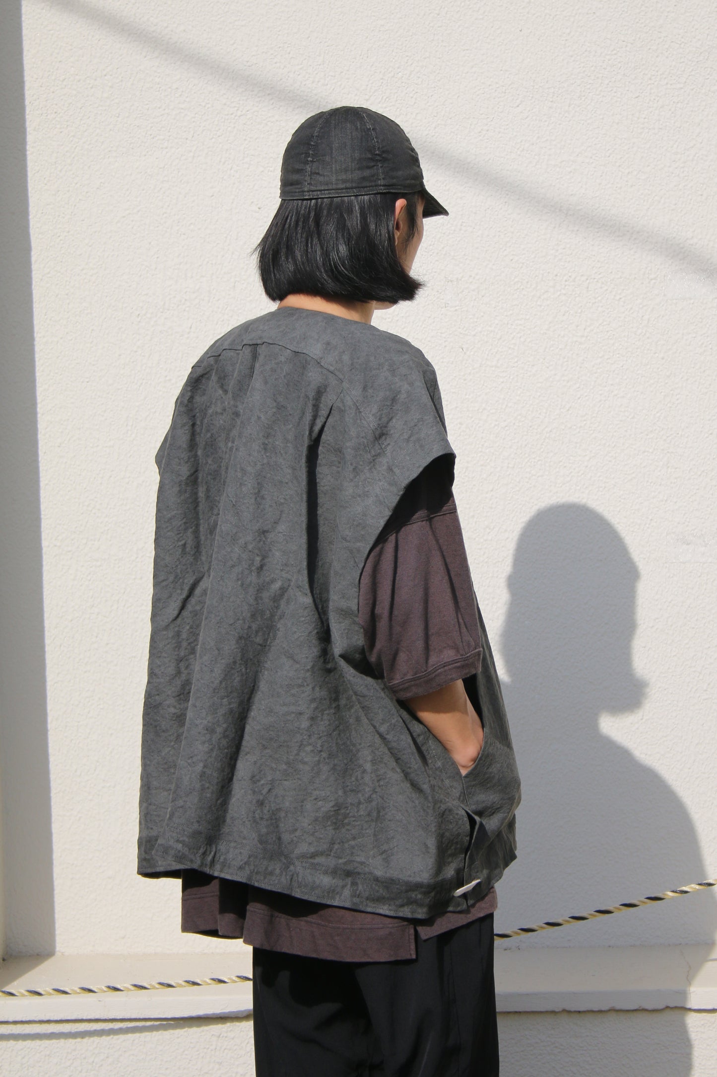 O PROJECT LINEN WASHI CLOTH BODY WARMER - DARK SUMI
