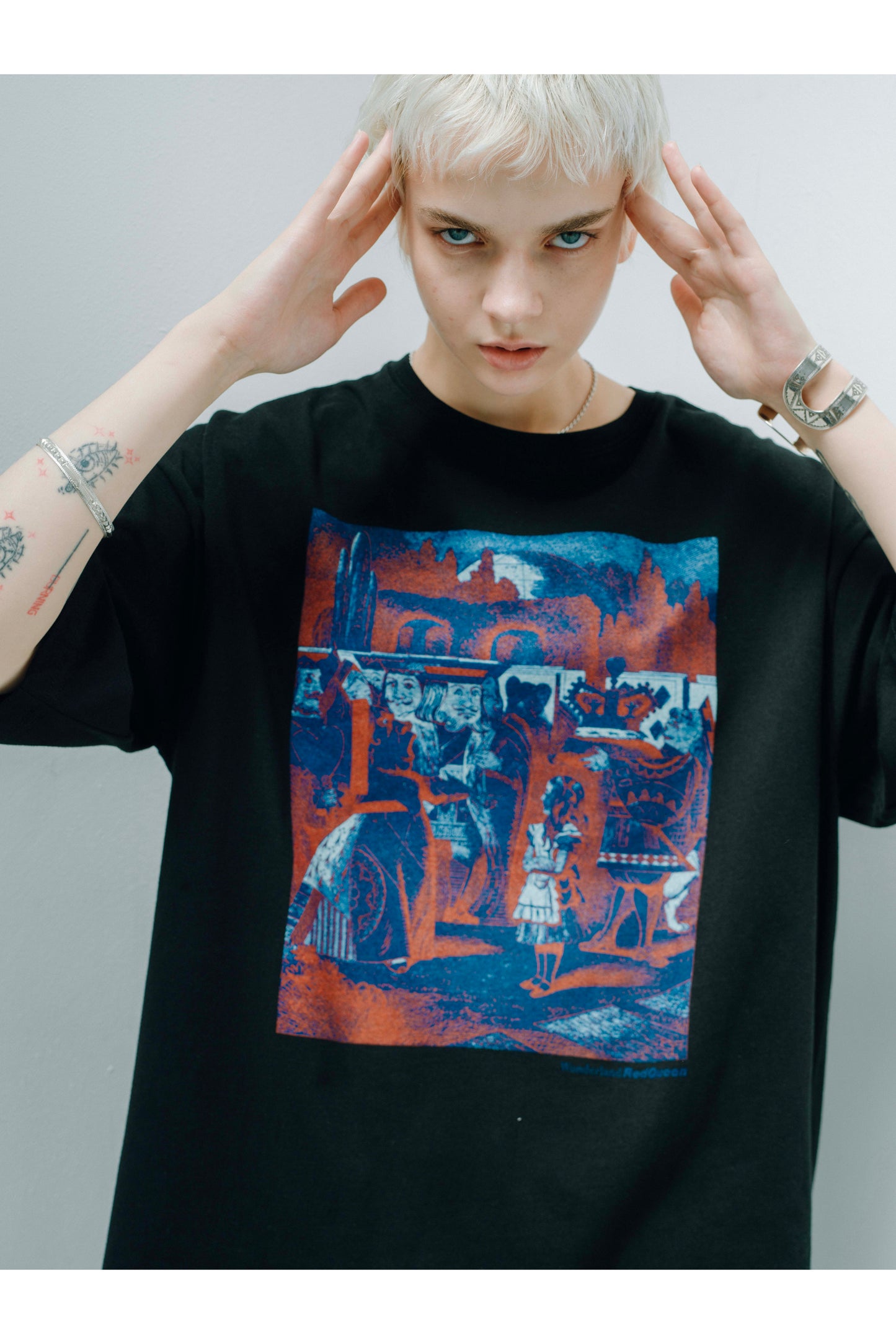 ESSAY OVERSIZED DROP SHOULDER T-SHIRT - QUEEN