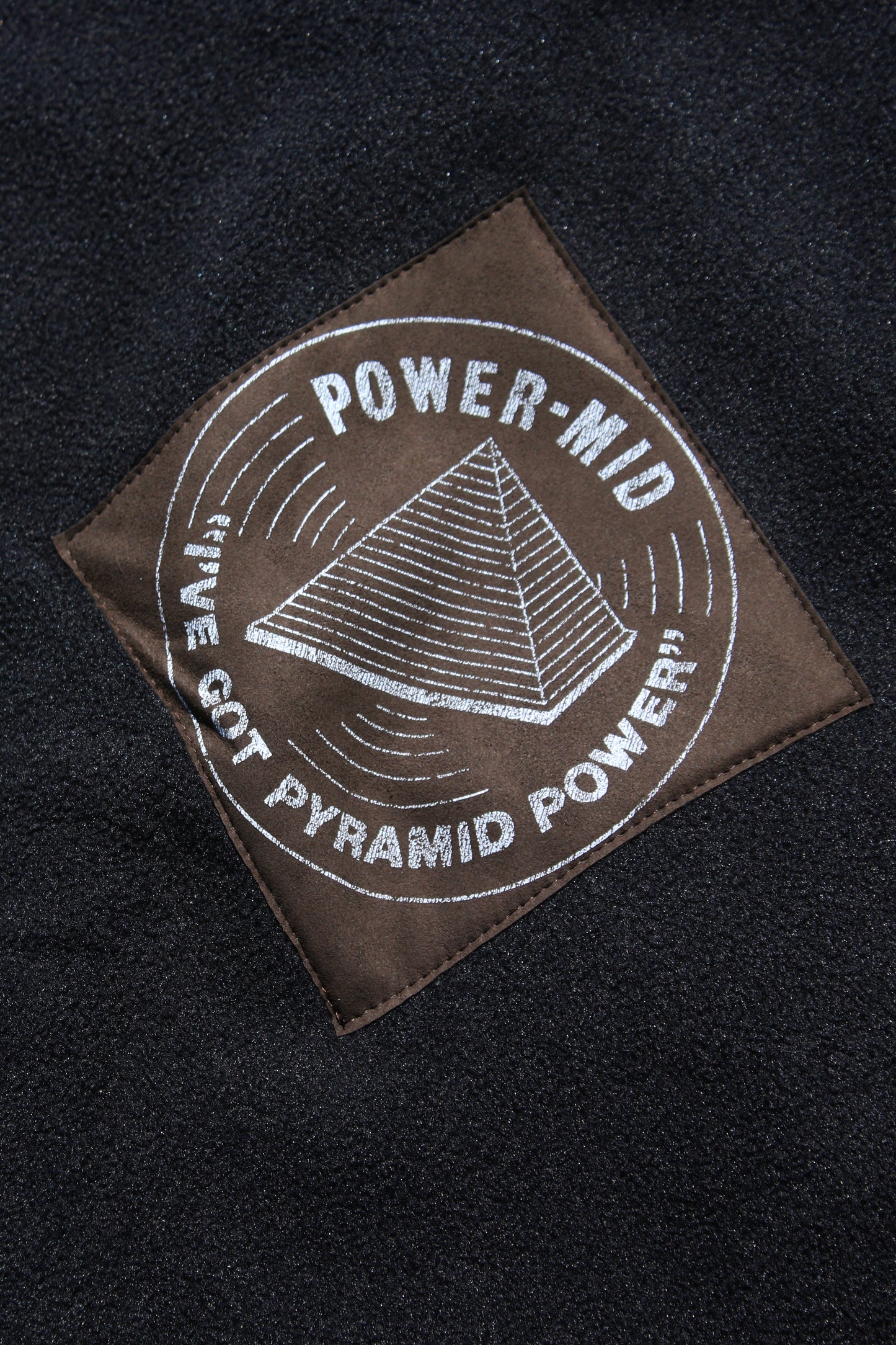 ESSAY RAVE VEST - PYRAMID