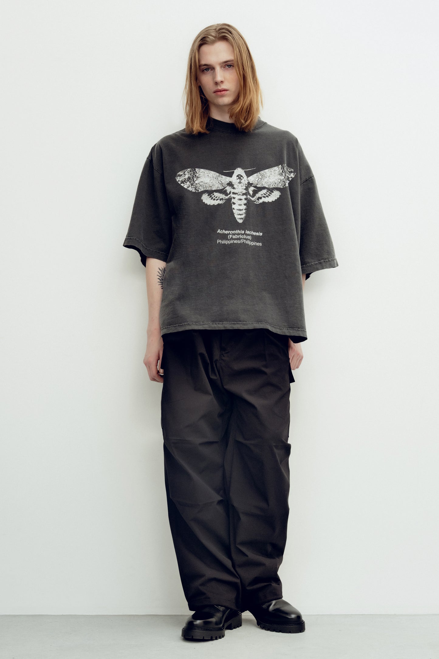 ESSAY PIGMENT DROPSHOULDER T-SHIRT - MOTH