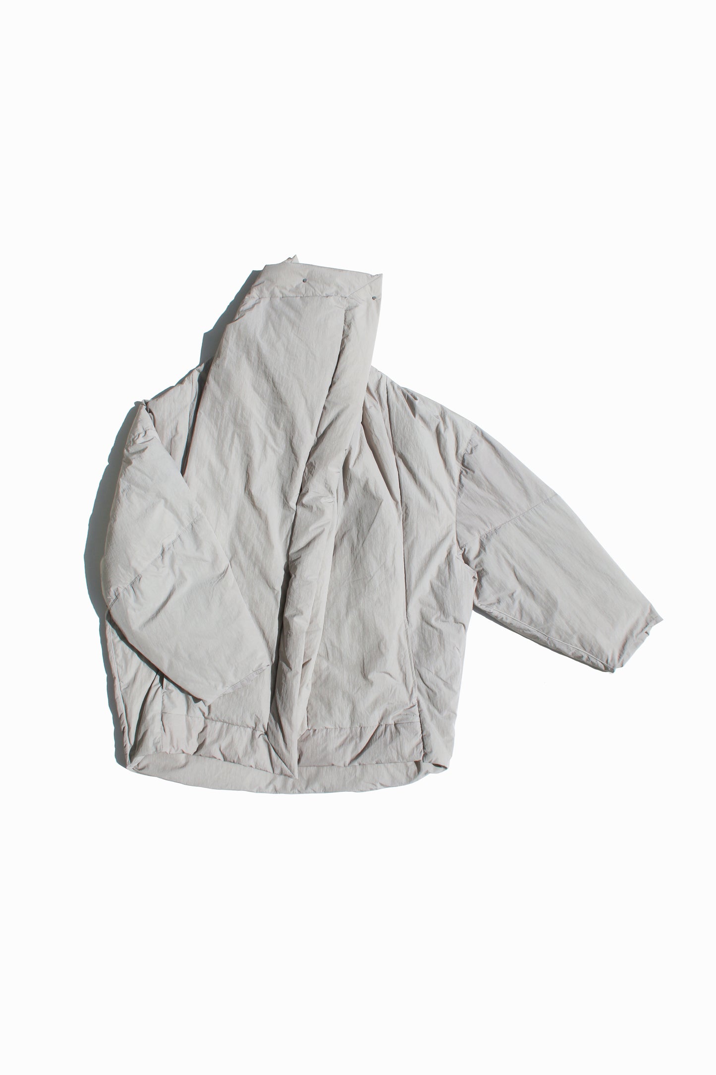 VOAAOV KAWADA DOWN × BRIGHT JET TAFFETA JACKET - LIGHT GRAY