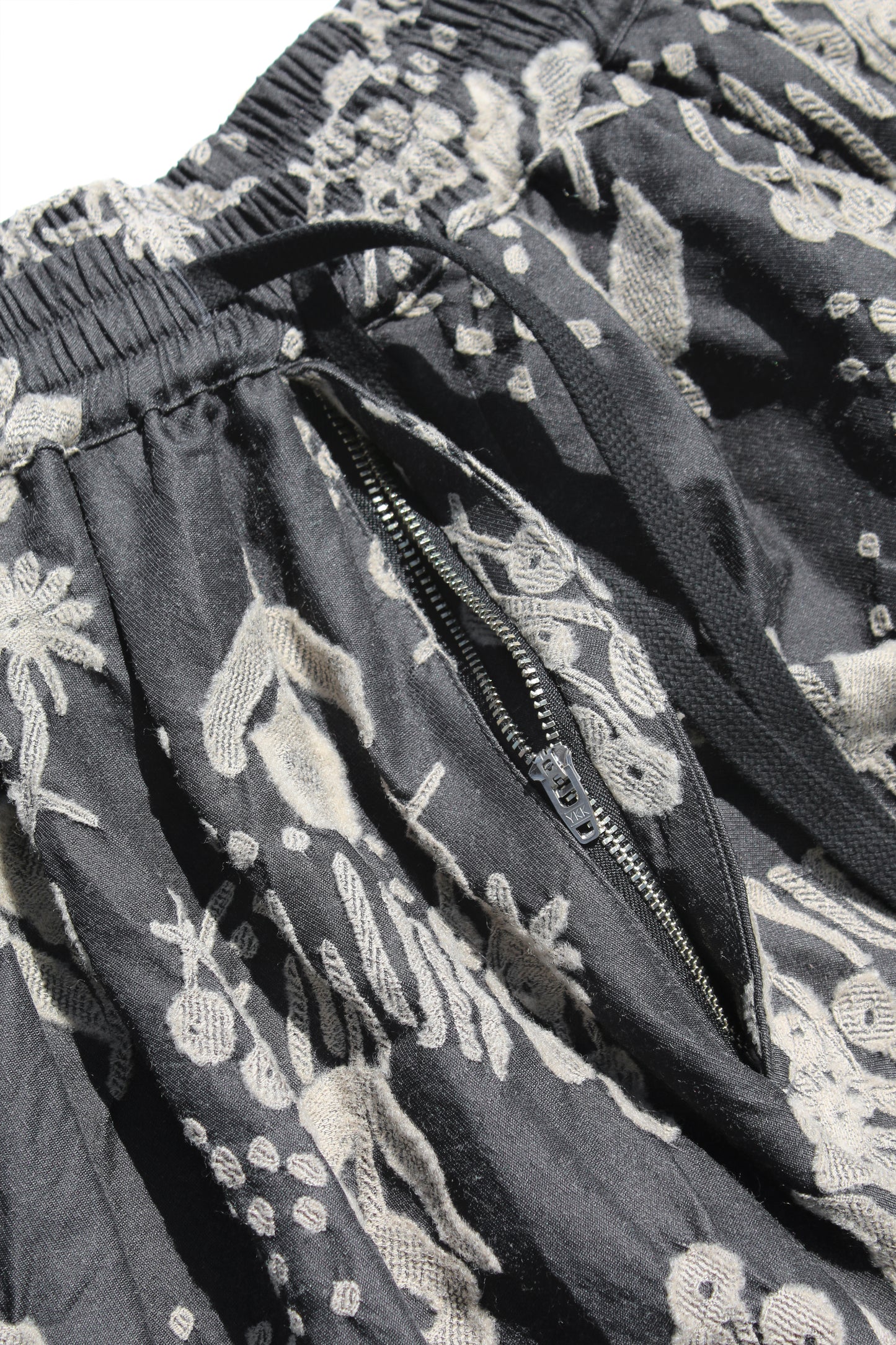 MY BEAUTIFUL LANDLET ORIGINAL FLOWER JACQUARD EASY PANTS - BLACK