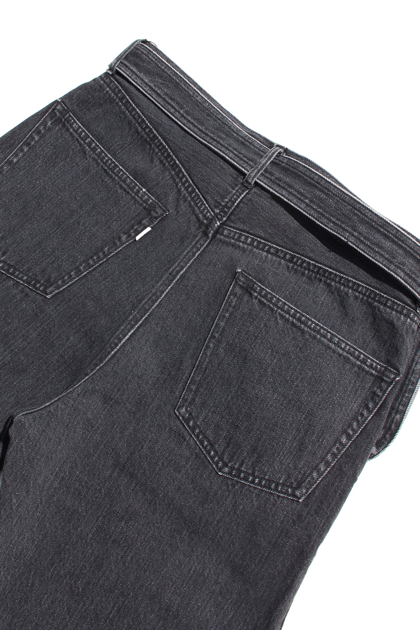 ESSAY BELTED BAG JEANS