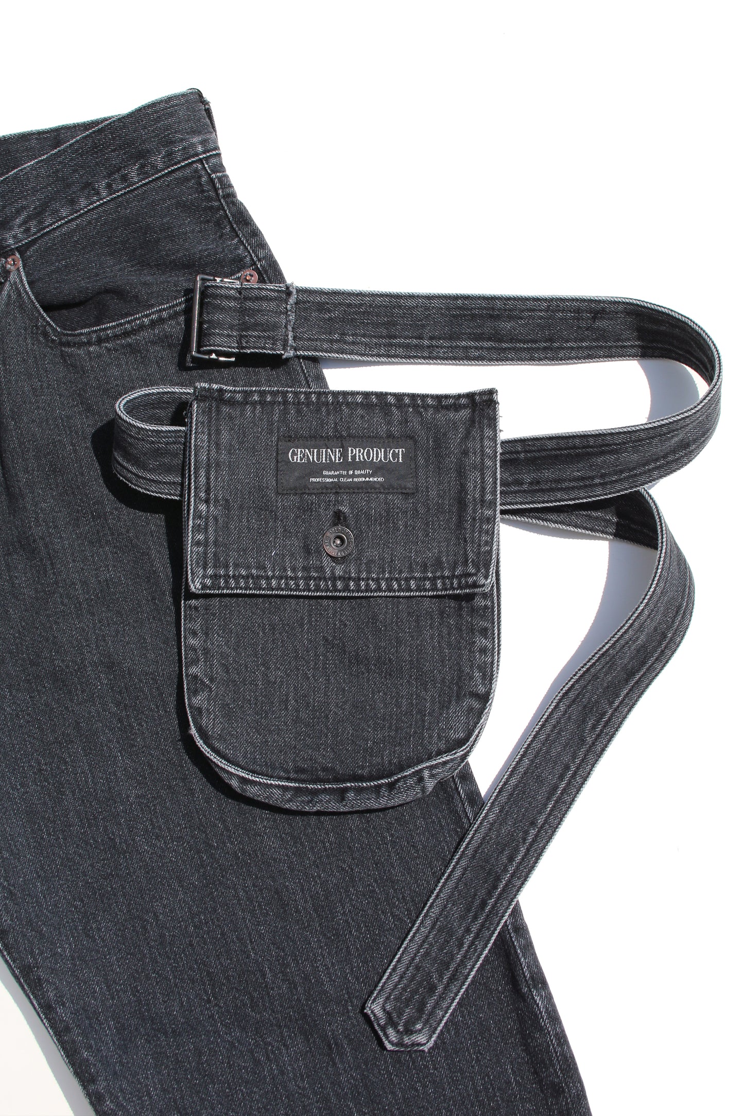 ESSAY BELTED BAG JEANS