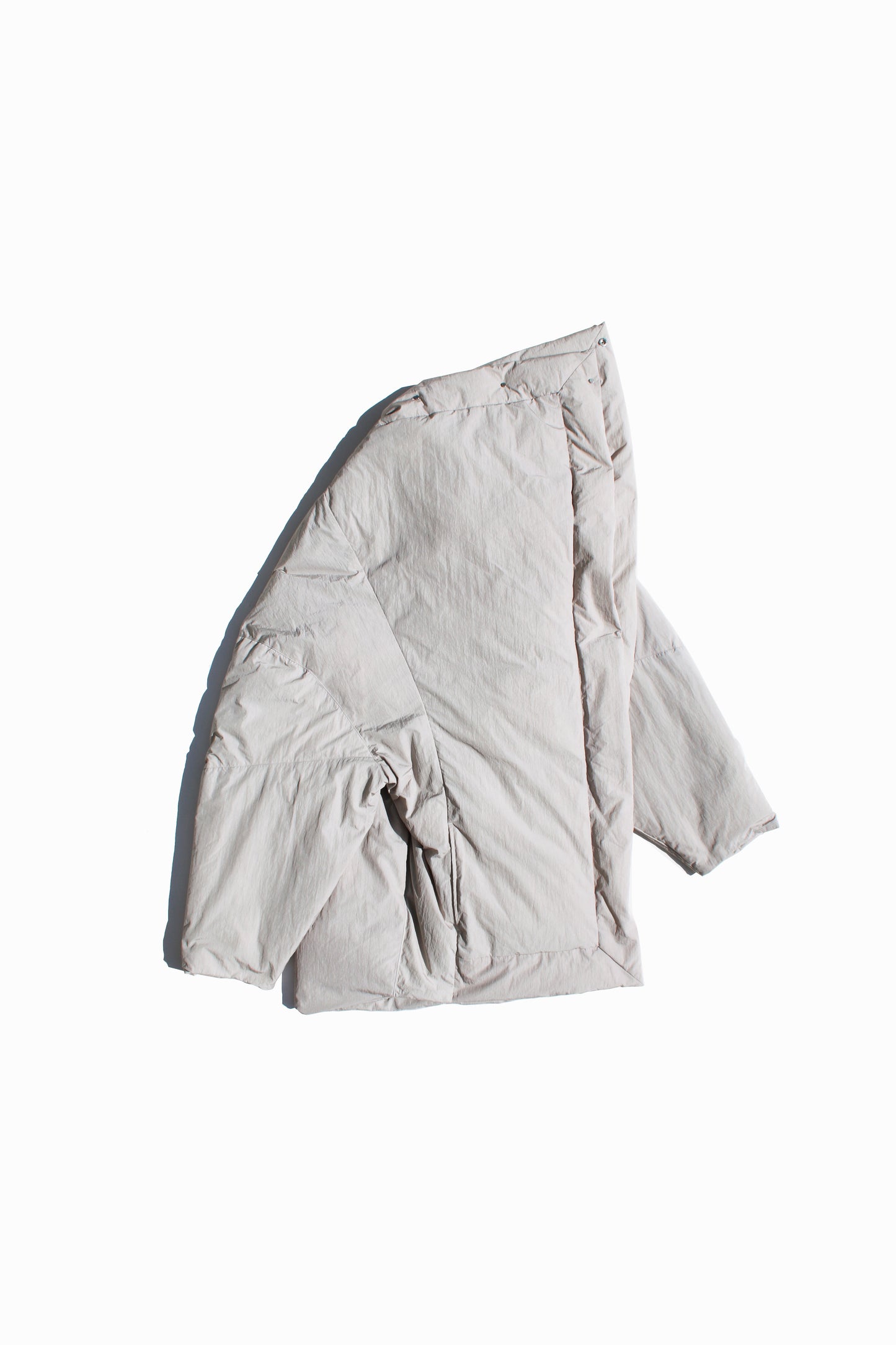 VOAAOV KAWADA DOWN × BRIGHT JET TAFFETA JACKET - LIGHT GRAY