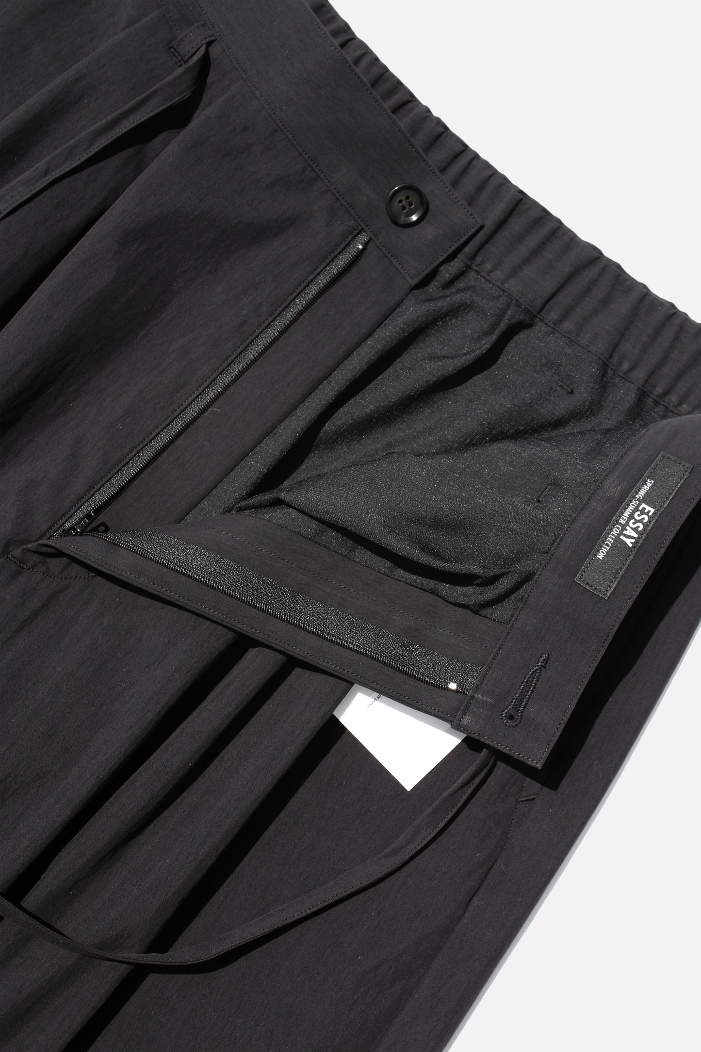ESSAY 3TUCKED CROP SHORTS - BLACK
