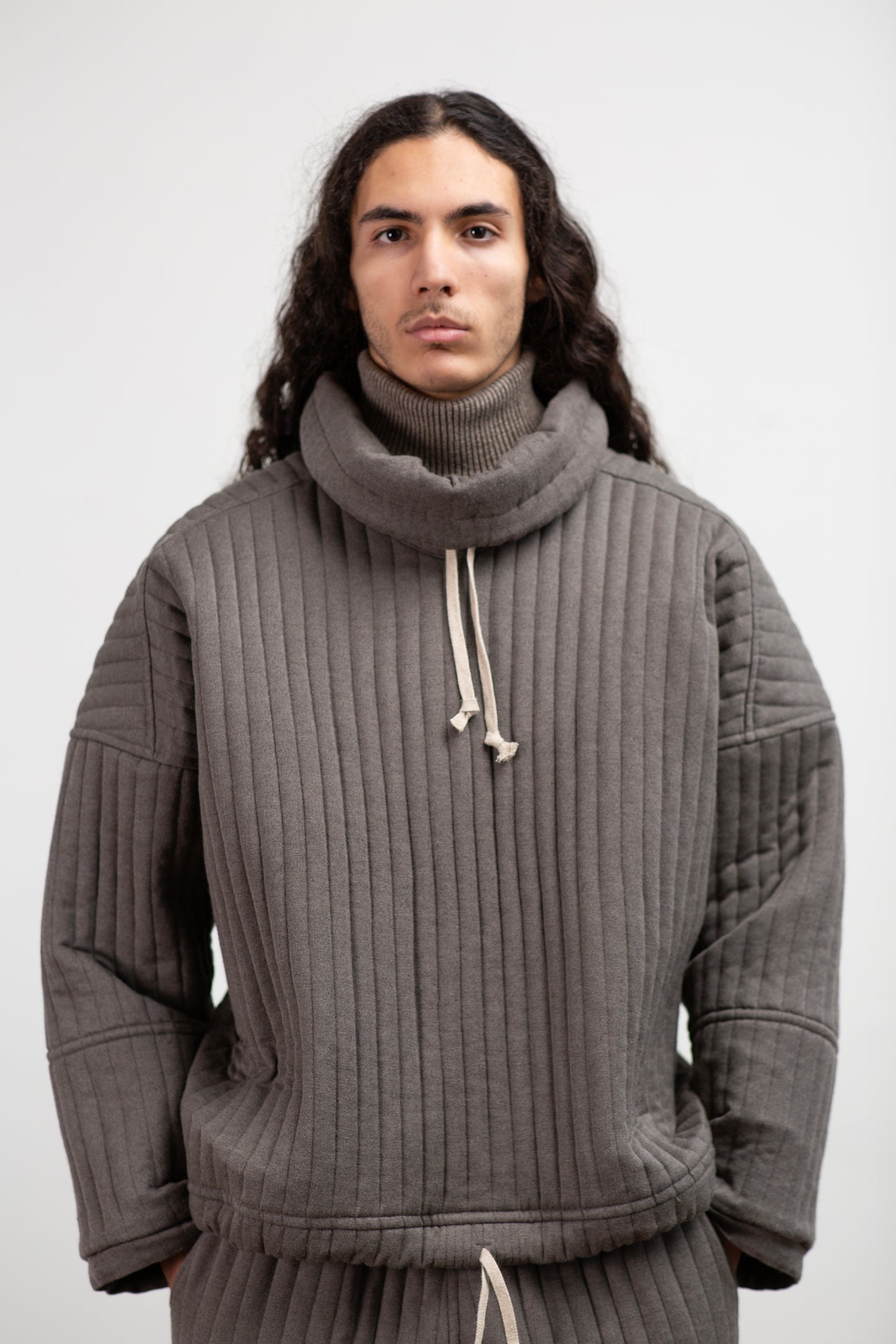 O PROJECT SOFT TWILL WOVEN SWEAT