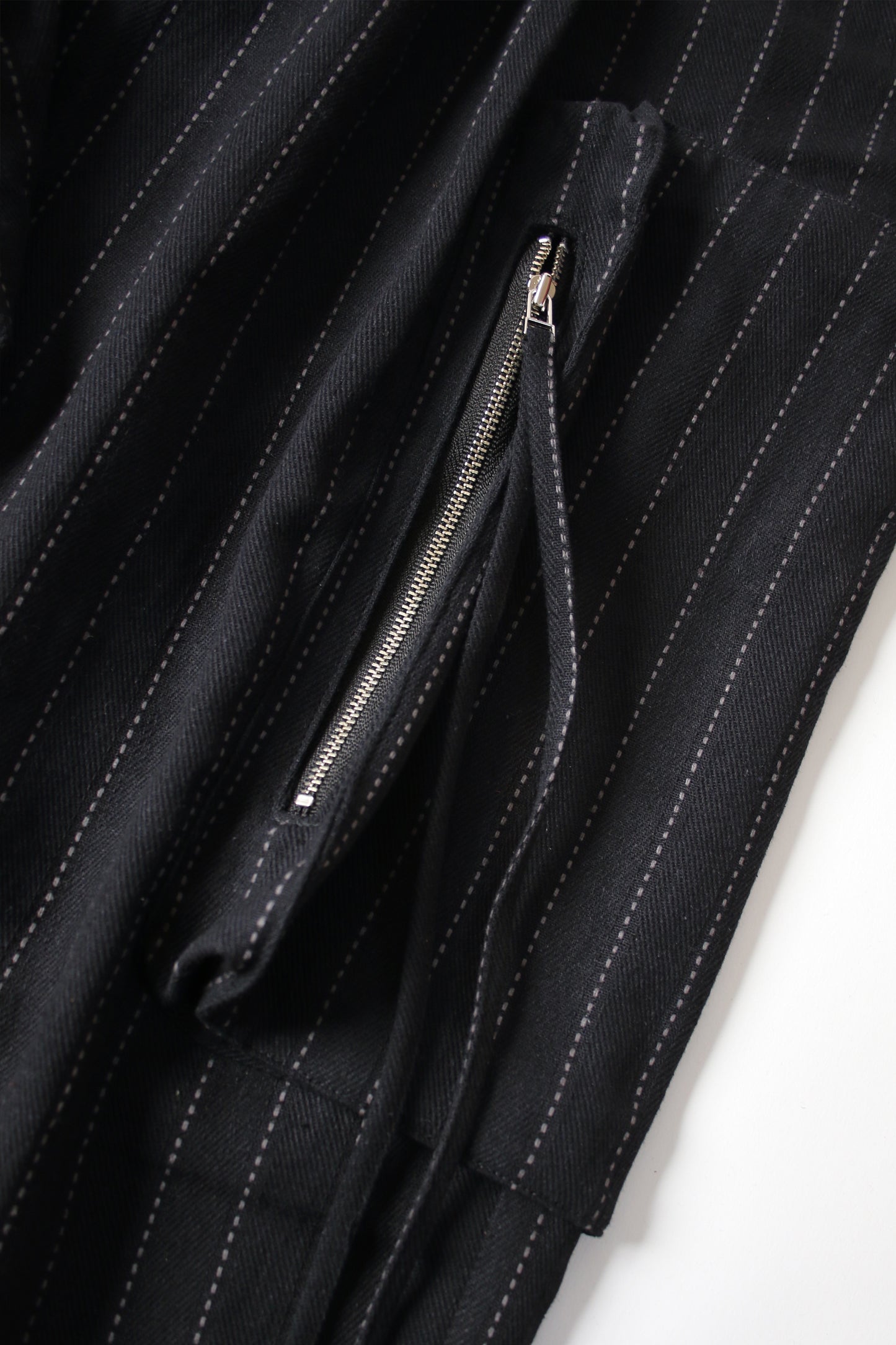MY BEAUTIFUL LANDLET DOBBYSTRIPE HERRINGBONE CARGO PANTS