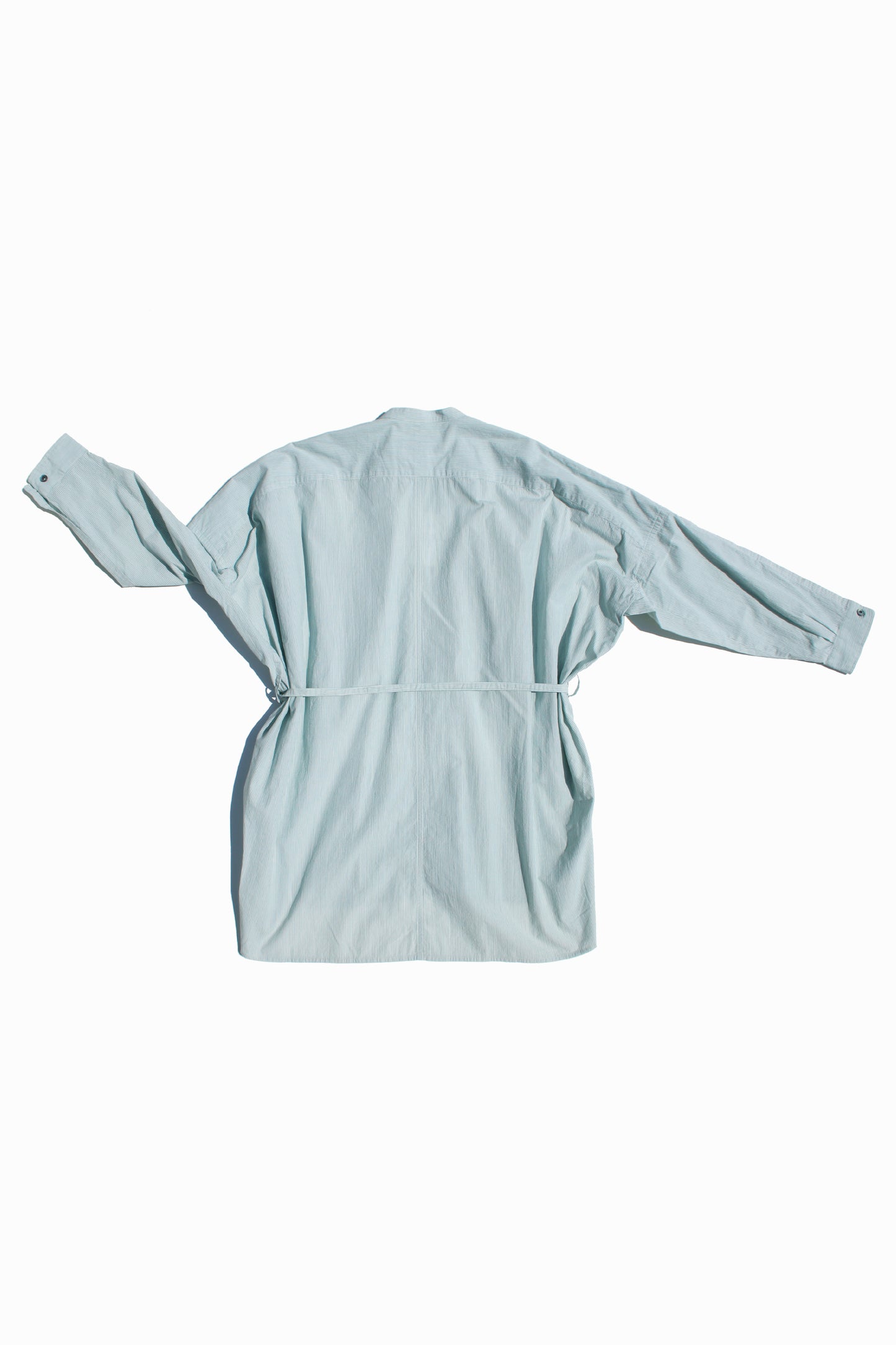 ESSAY SLANT OFFICER SHIRT