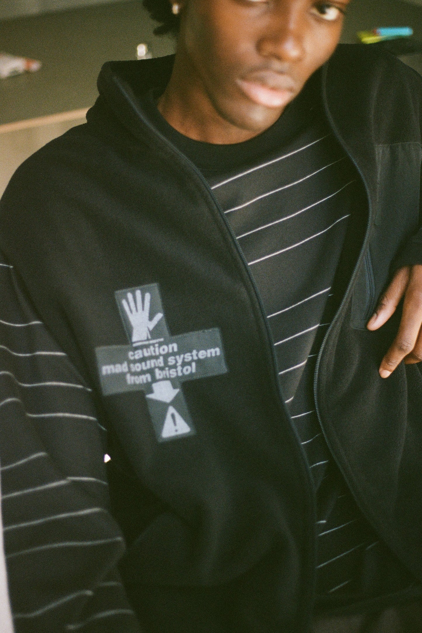 ESSAY RAVE VEST - MAD SOUND