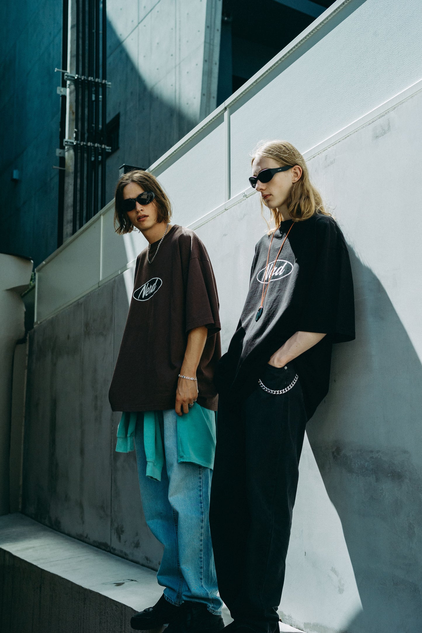 ESSAY PIGMENT DROPSHOULDER T-SHIRT - BLACK