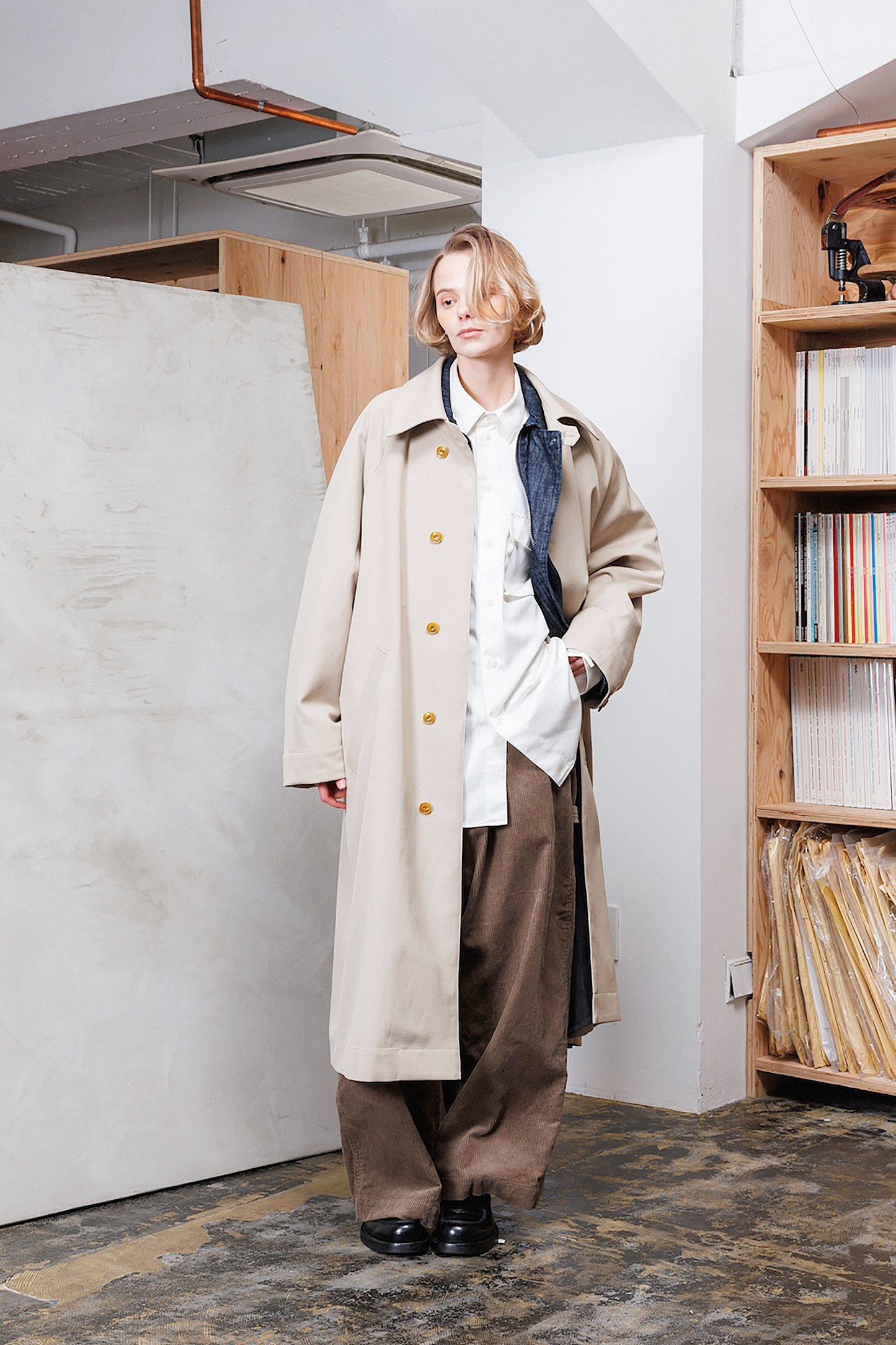 VOAAOV BISHU OLD WOOL GABARDINE COAT - BEIGE
