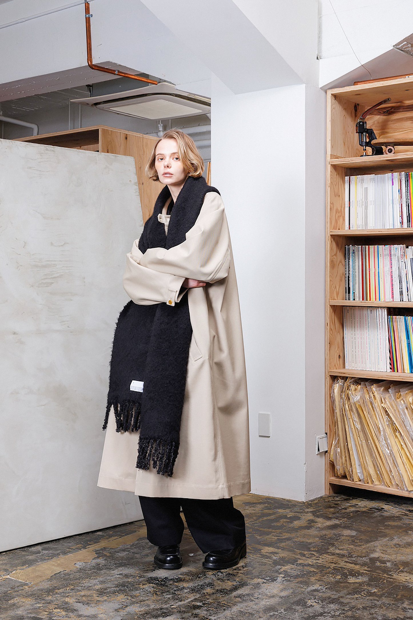 VOAAOV BISHU OLD WOOL GABARDINE COAT - BEIGE
