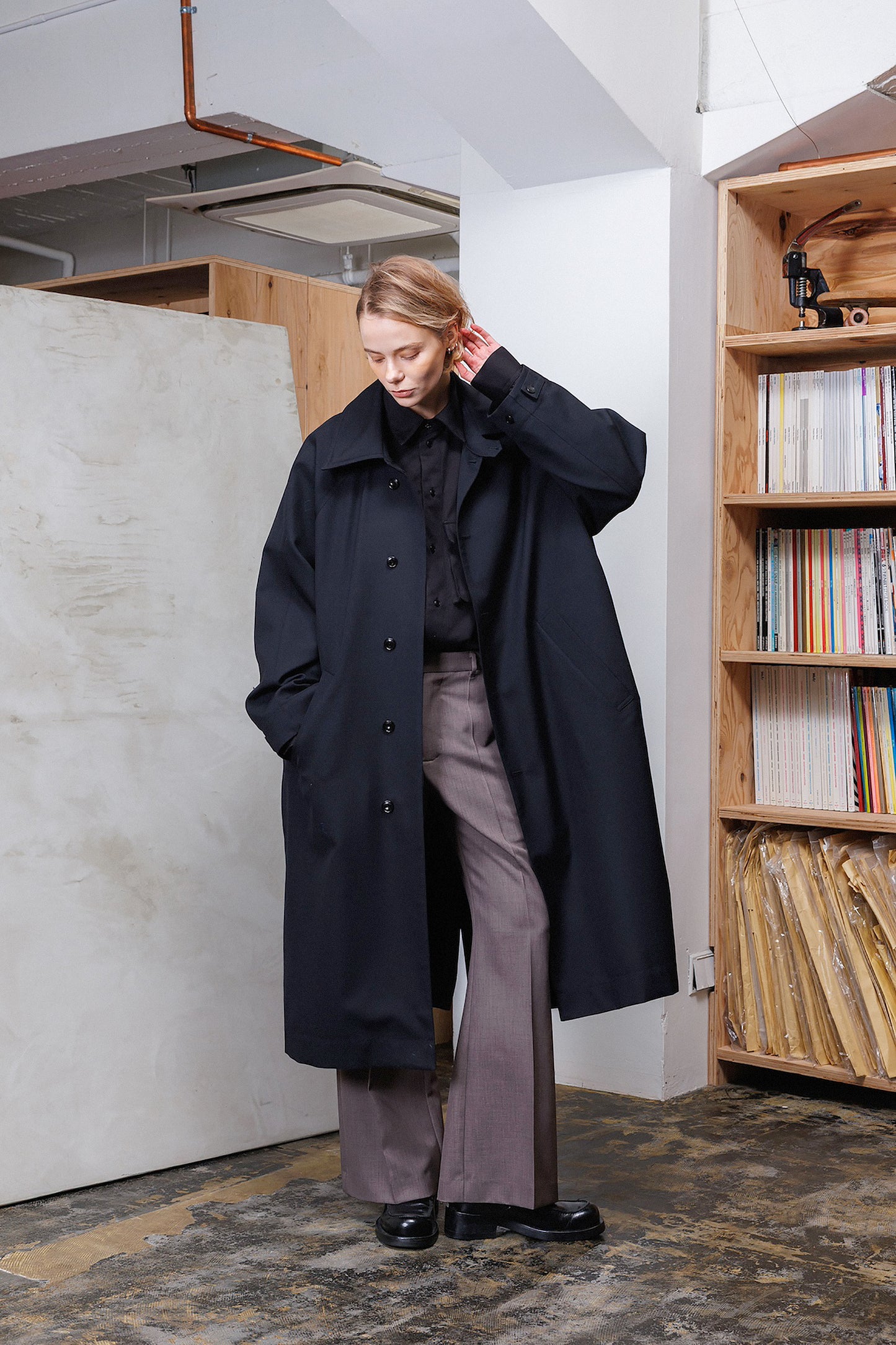 VOAAOV BISHU OLD WOOL GABARDINE COAT - BLACK