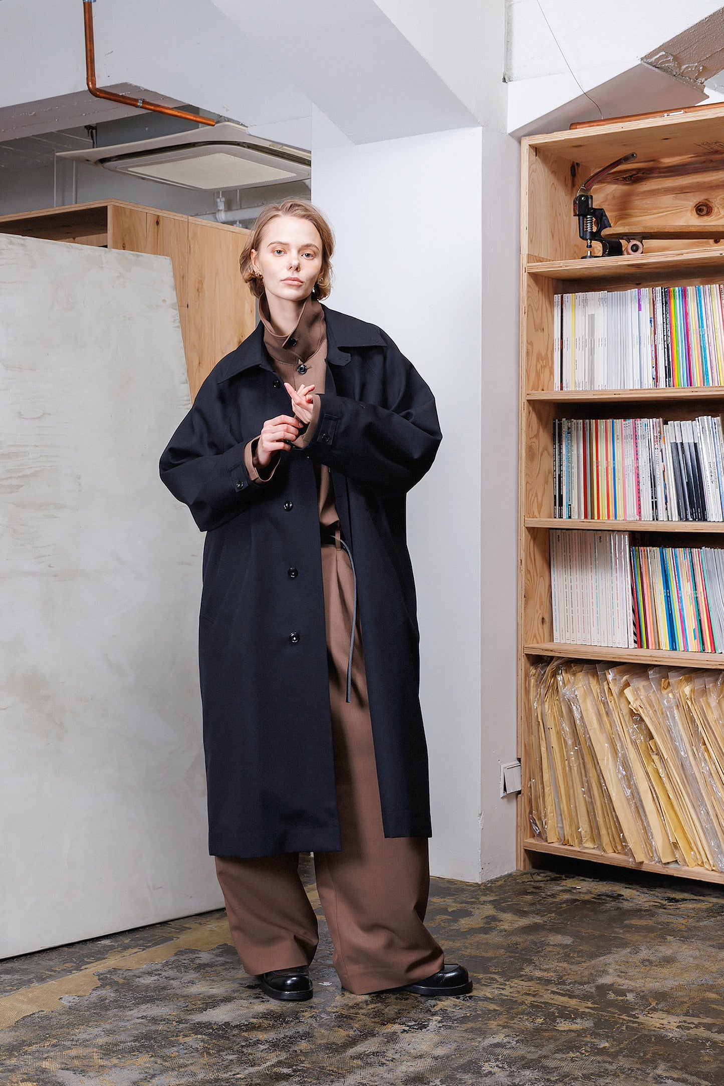 VOAAOV BISHU OLD WOOL GABARDINE COAT - BLACK