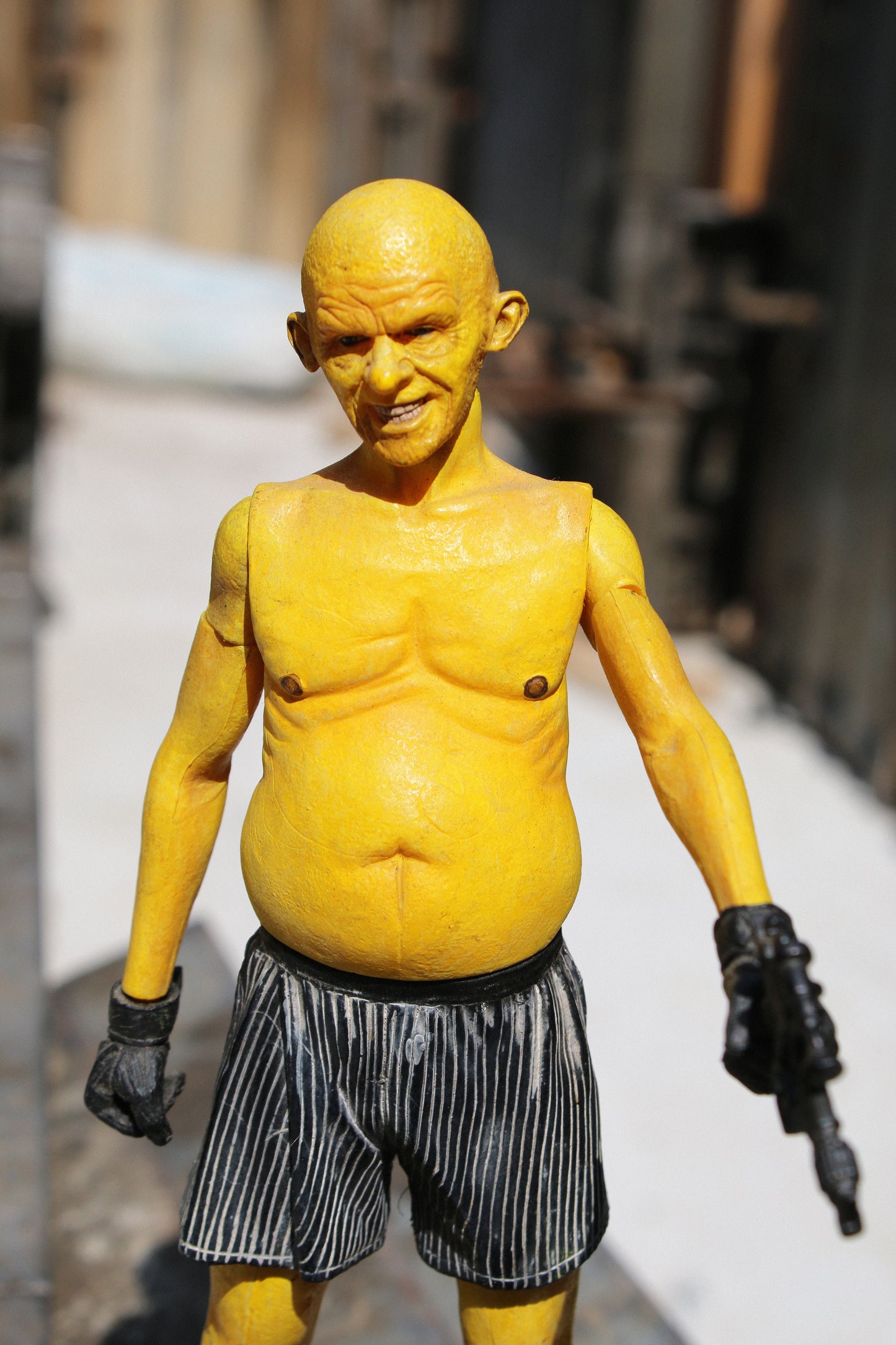 SIN CITY YELLOW BASTARD NECA