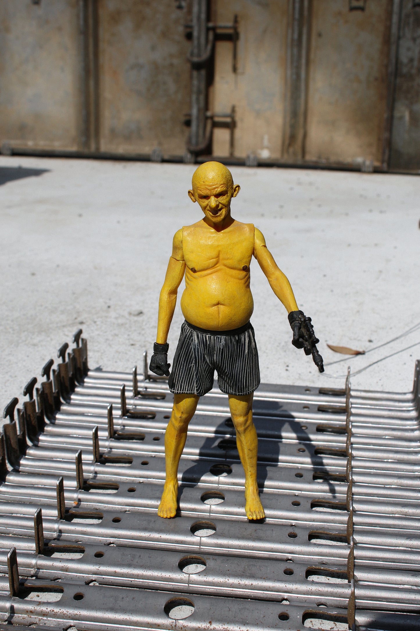 SIN CITY YELLOW BASTARD NECA