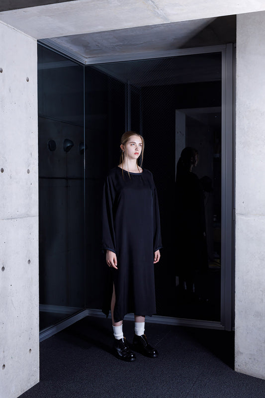 VOAAOV CUPRO TWILL ONE PIECE - BLACK