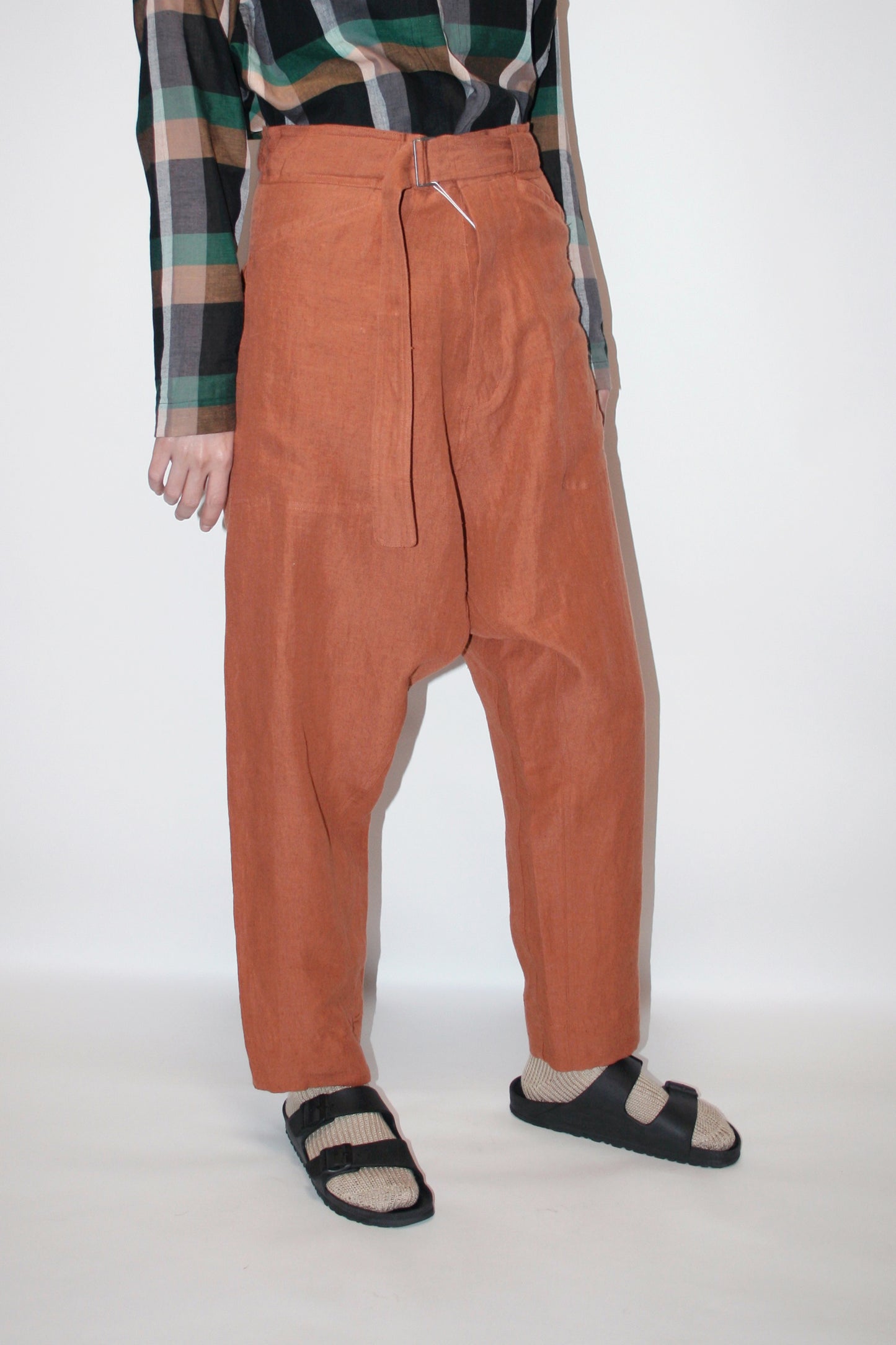 O PROJECT HEMP MELE CLOTH CHINO TROUSERS - RED BRICK