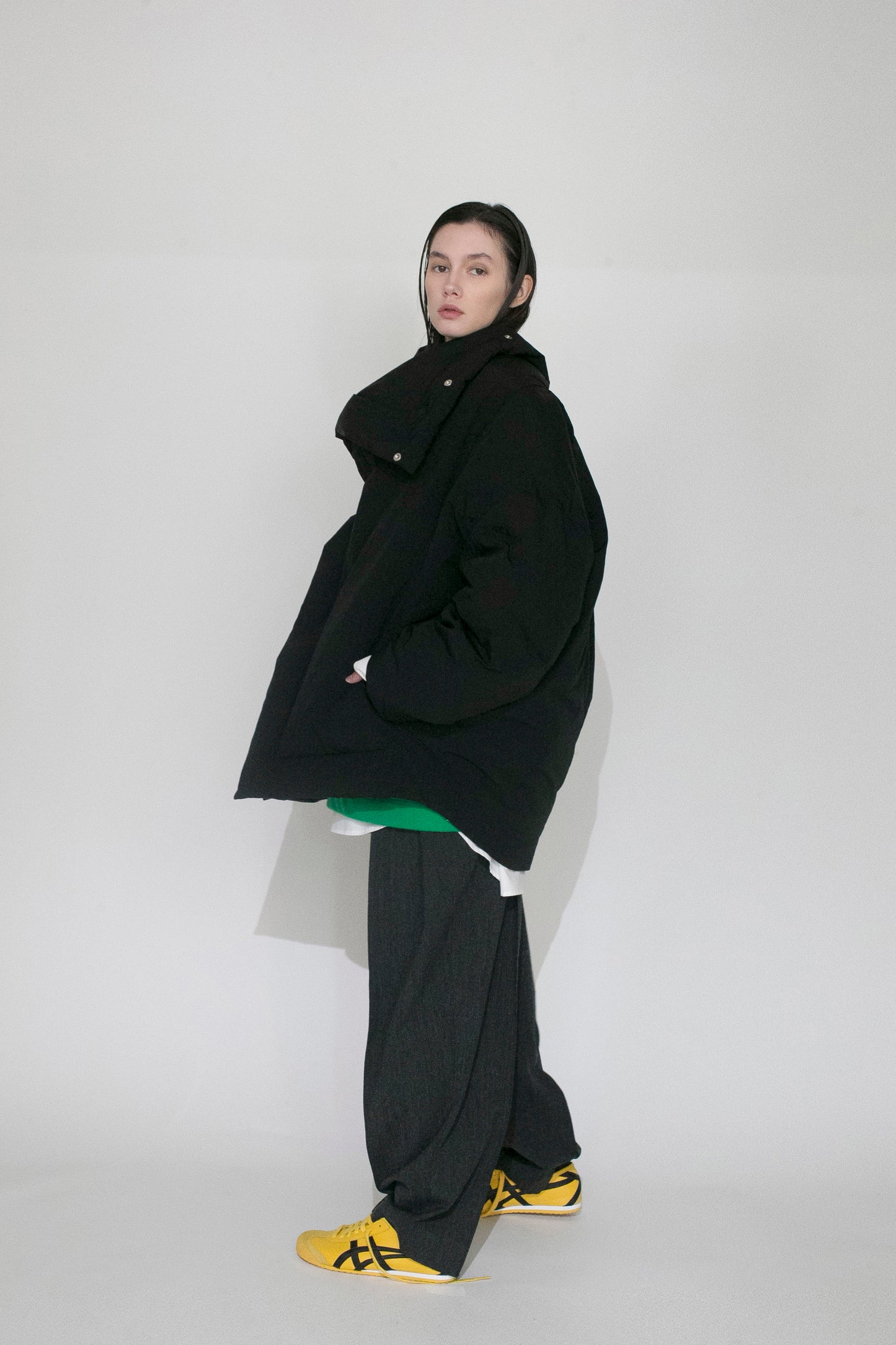 VOAAOV KAWADA DOWN × BRIGHT JET TAFFETA JACKET - BLACK