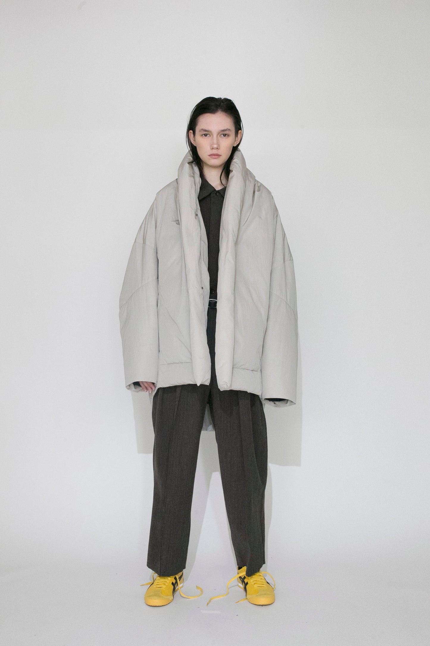 VOAAOV KAWADA DOWN × BRIGHT JET TAFFETA JACKET - LIGHT GRAY