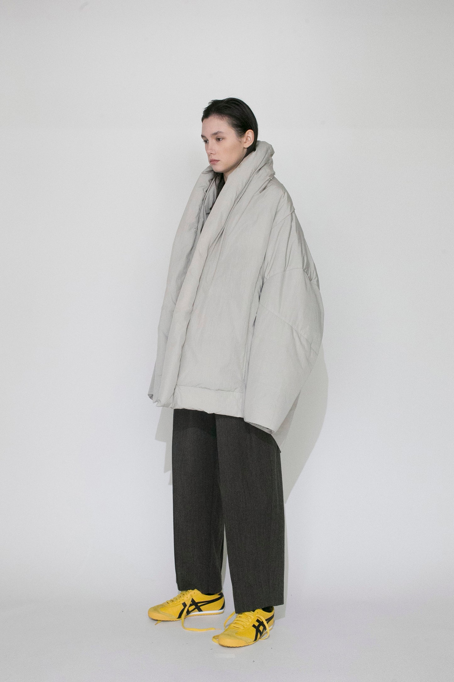 VOAAOV KAWADA DOWN × BRIGHT JET TAFFETA JACKET - LIGHT GRAY
