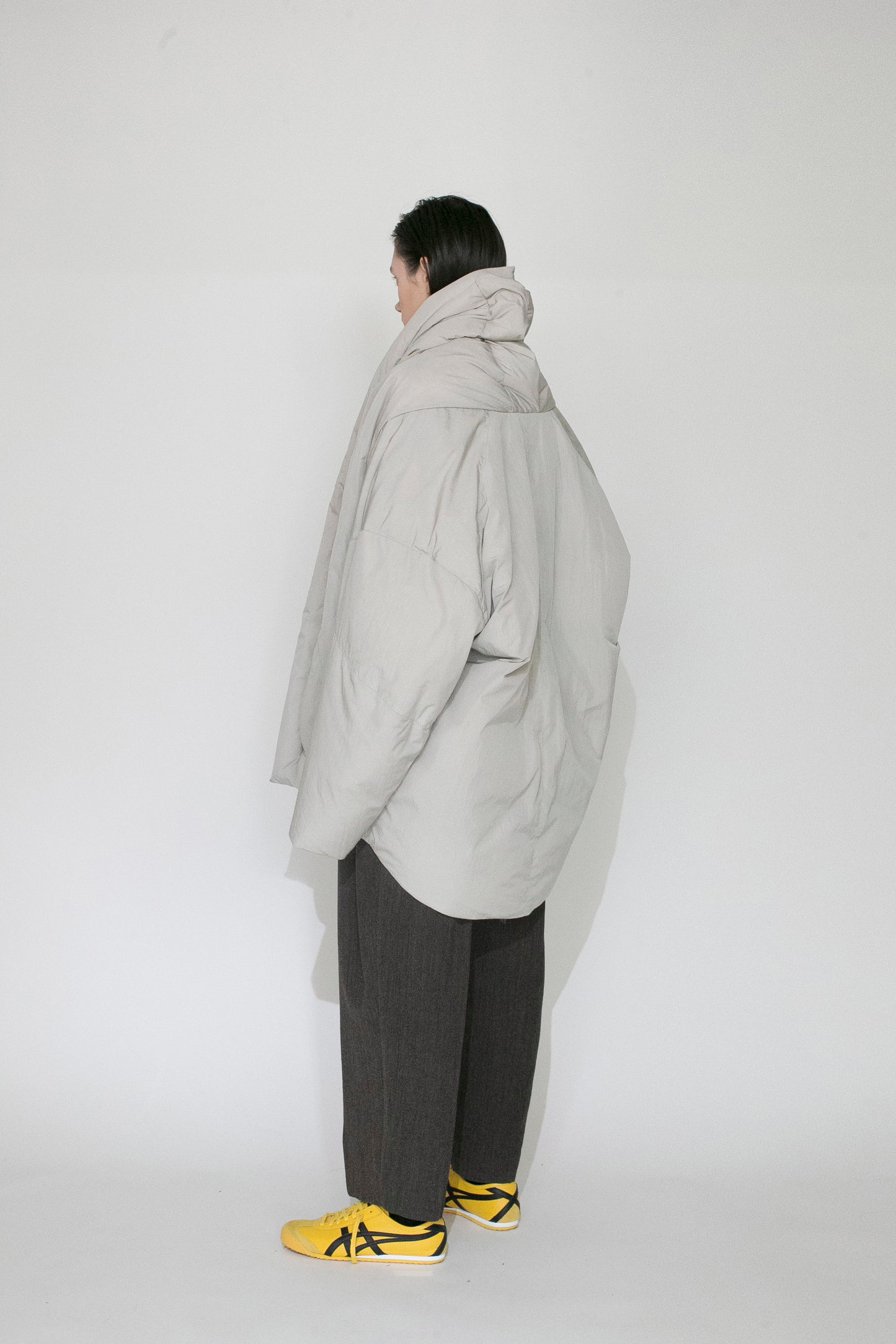 VOAAOV KAWADA DOWN × BRIGHT JET TAFFETA JACKET - LIGHT GRAY