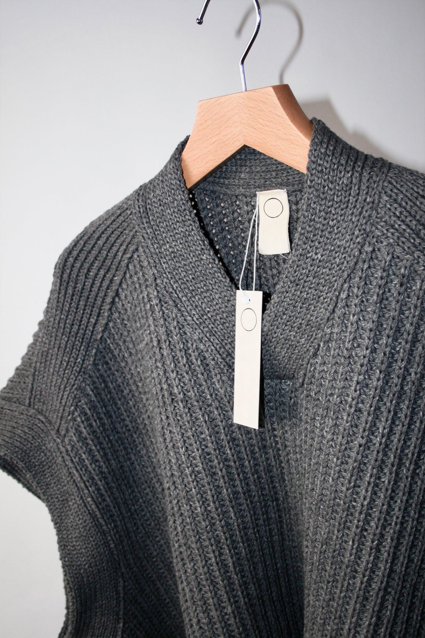 O PROJECT SOFT LAMBSWOOL COTTON 4PLY KNITTED VEST