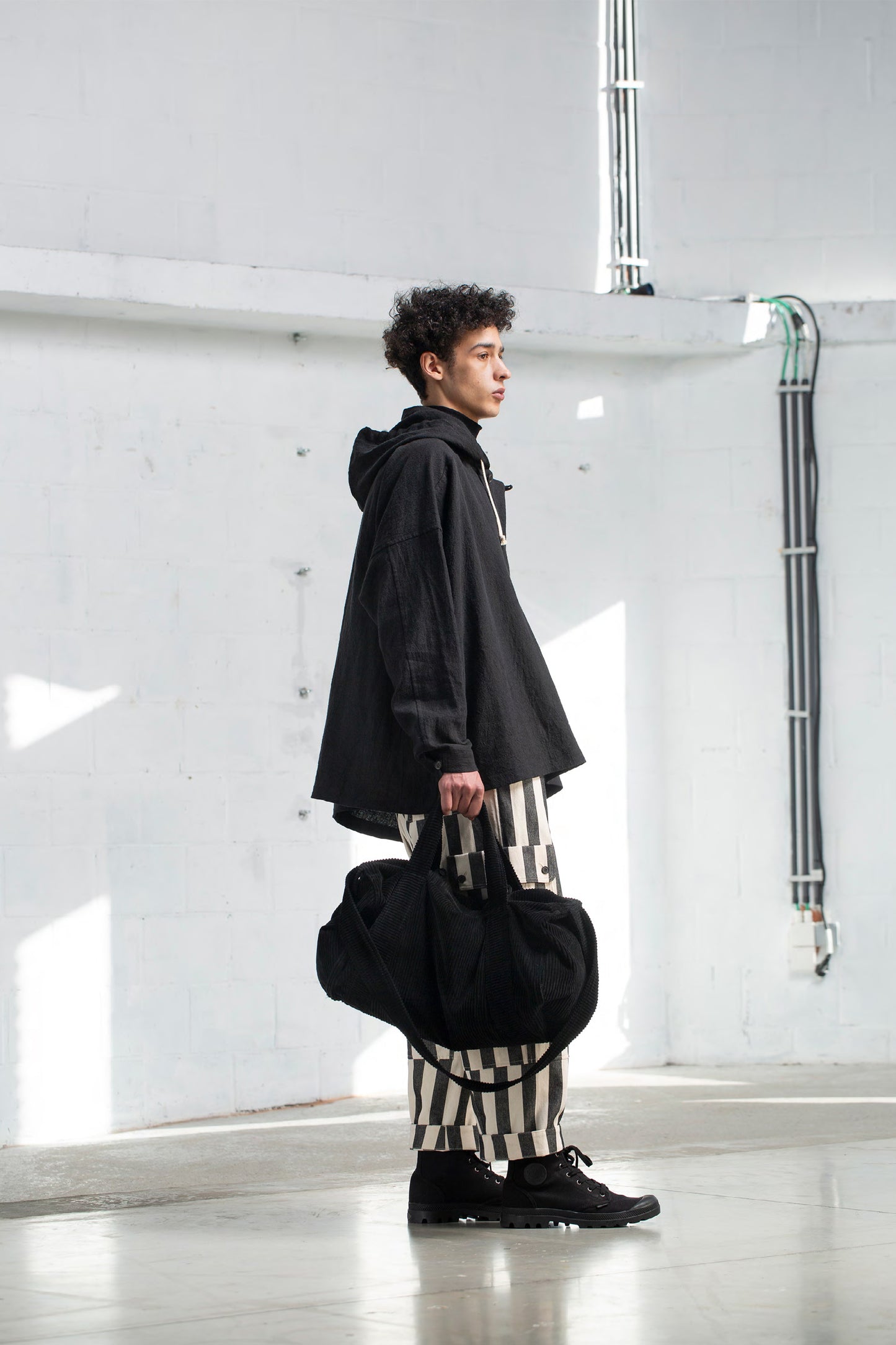 O PROJECT BOILED CLOTH HOODED PULLOVER SHIRT - BLACK