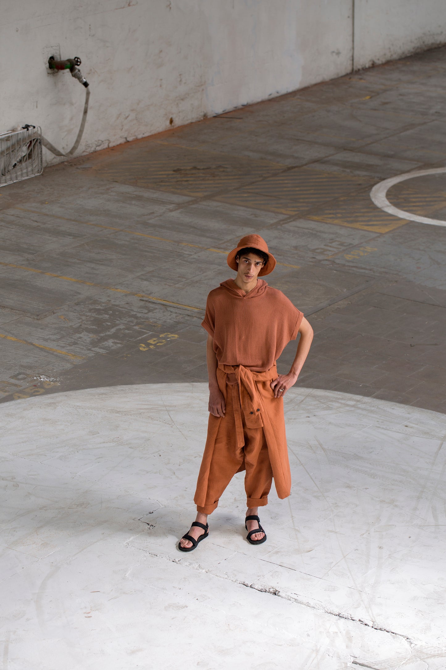 O PROJECT HEMP MELE CLOTH CHINO TROUSERS - RED BRICK