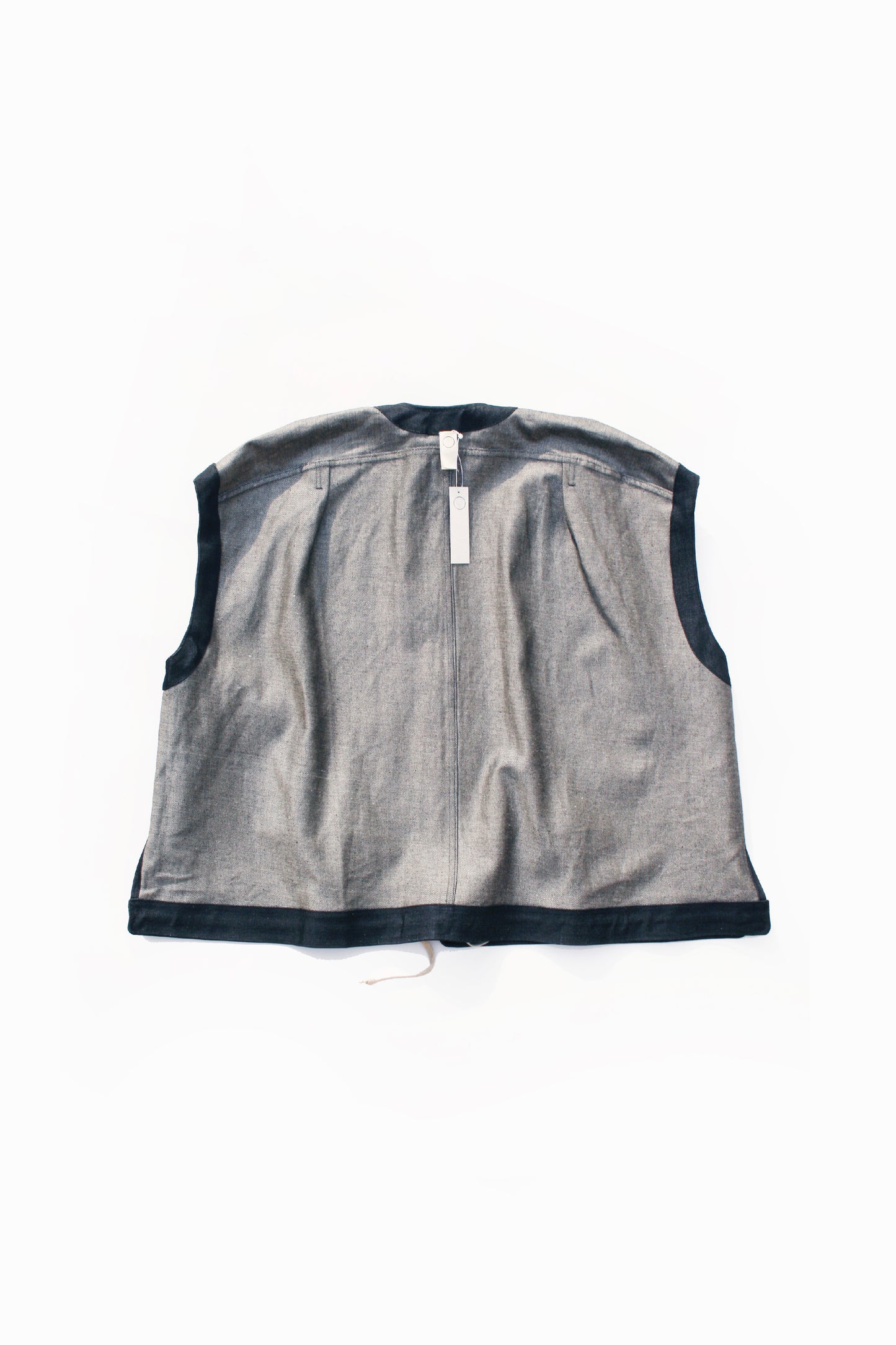 O PROJECT DRY DENIM SLEEVELESS JACKET
