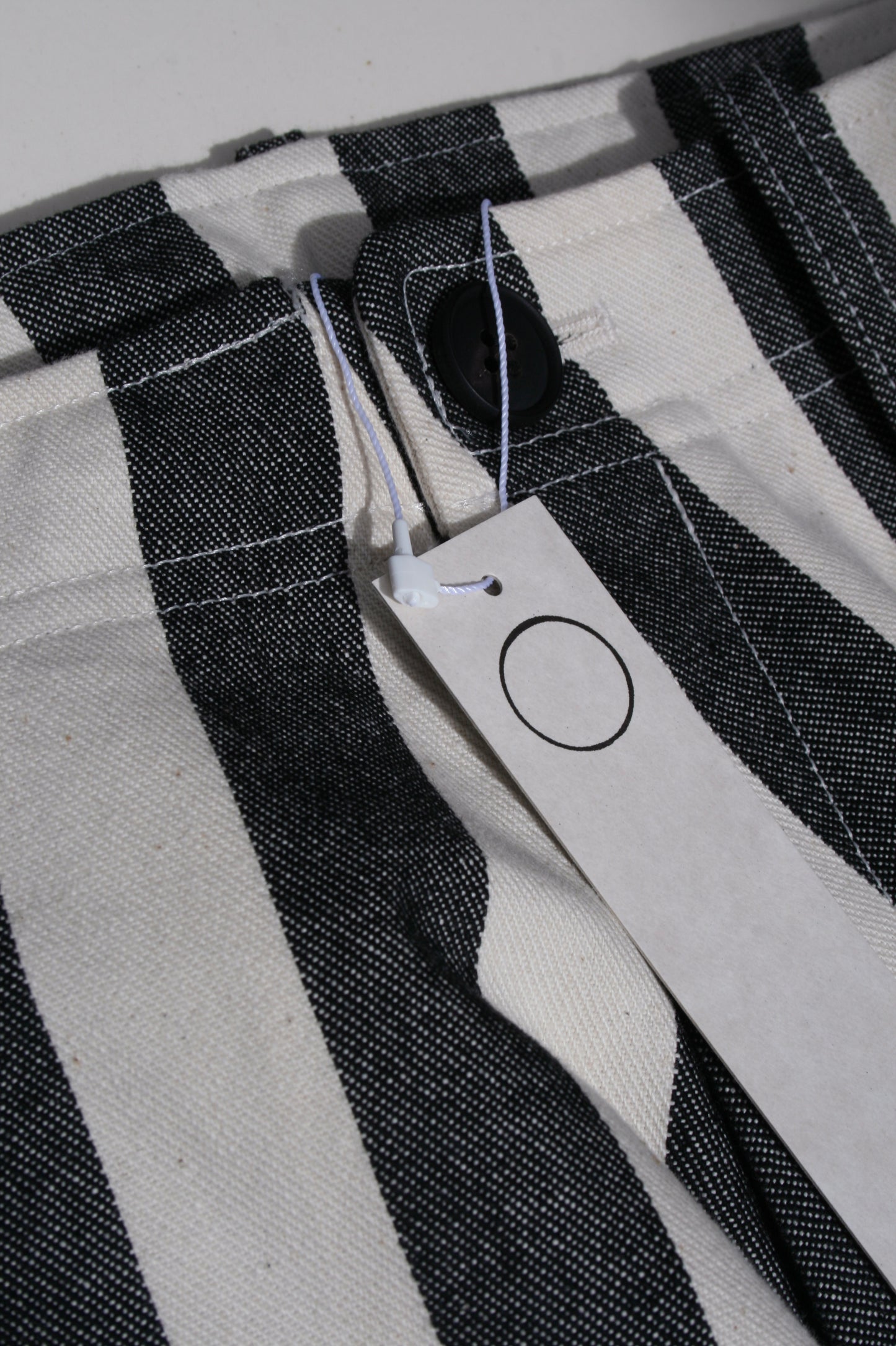 O PROJECT BOLD STRIPED DENIM TROUSERS - KINARI×BLACK