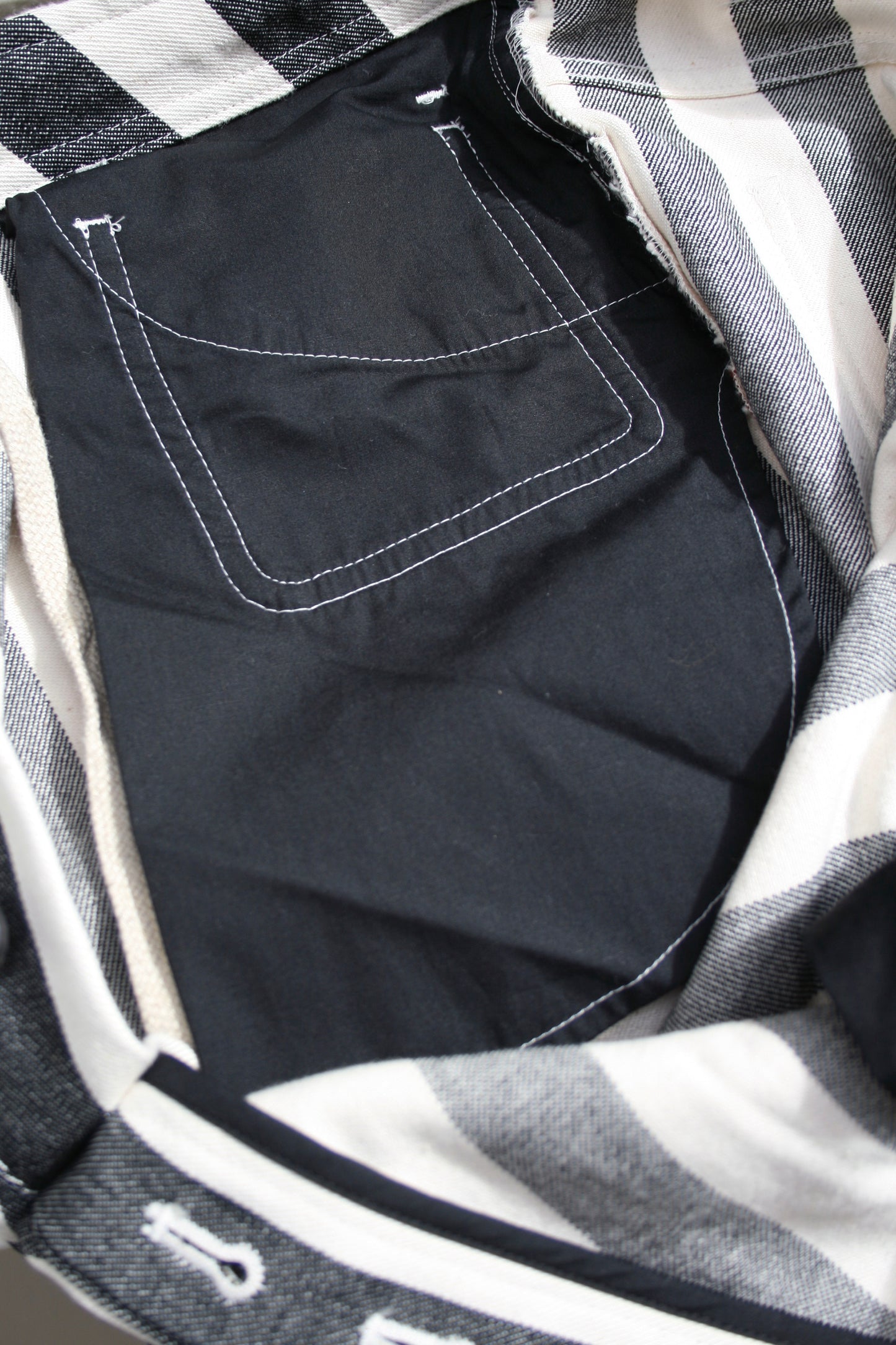 O PROJECT BOLD STRIPED DENIM TROUSERS - KINARI×BLACK