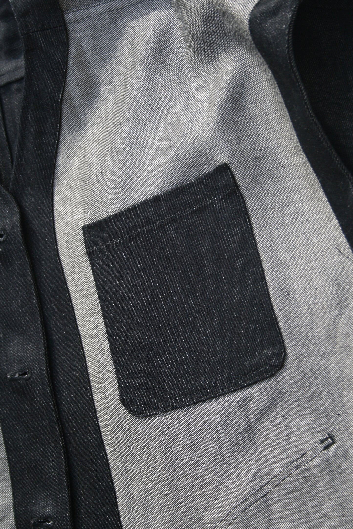 O PROJECT DRY DENIM SLEEVELESS JACKET