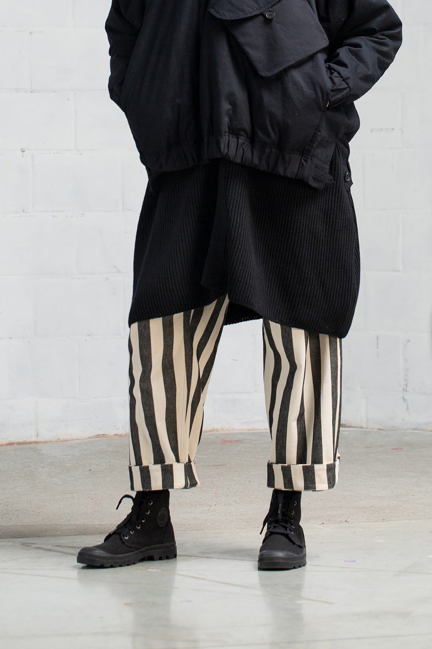 O PROJECT BOLD STRIPED DENIM TROUSERS - KINARI×BLACK