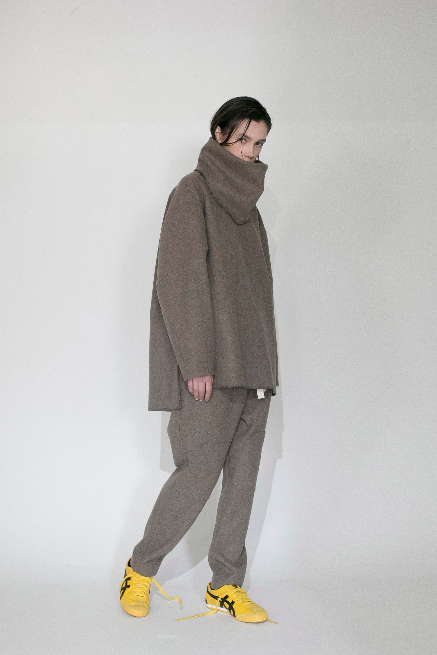 VOAAOV HYBRID RELUX JERJEY PULLOVER - BROWN
