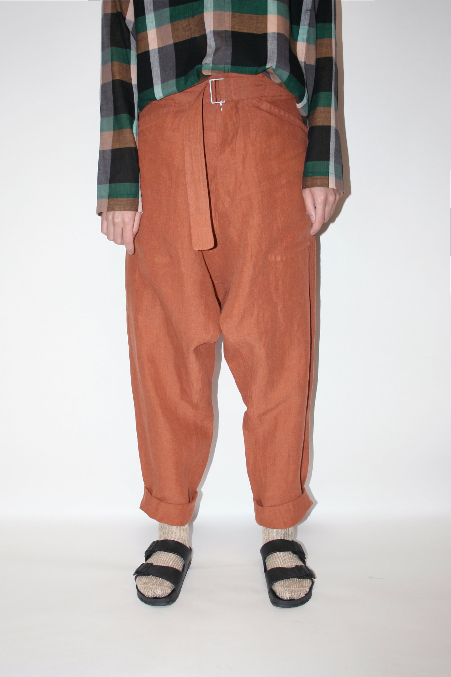 O PROJECT HEMP MELE CLOTH CHINO TROUSERS - RED BRICK