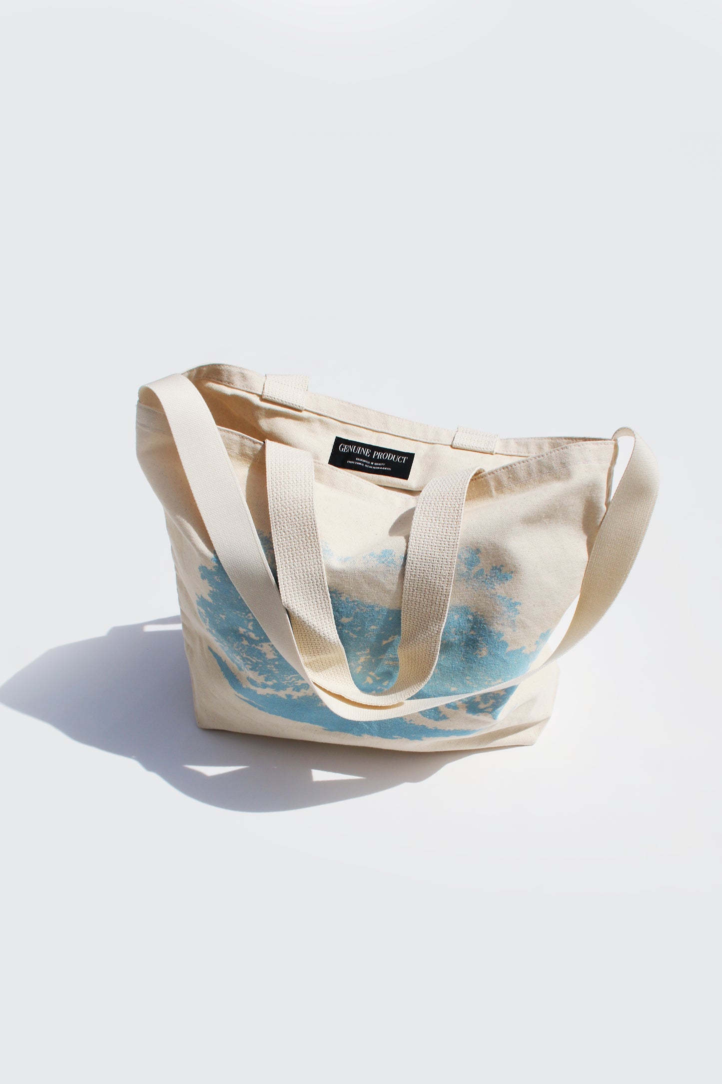 ESSAY SHOULDER TOTE BAG