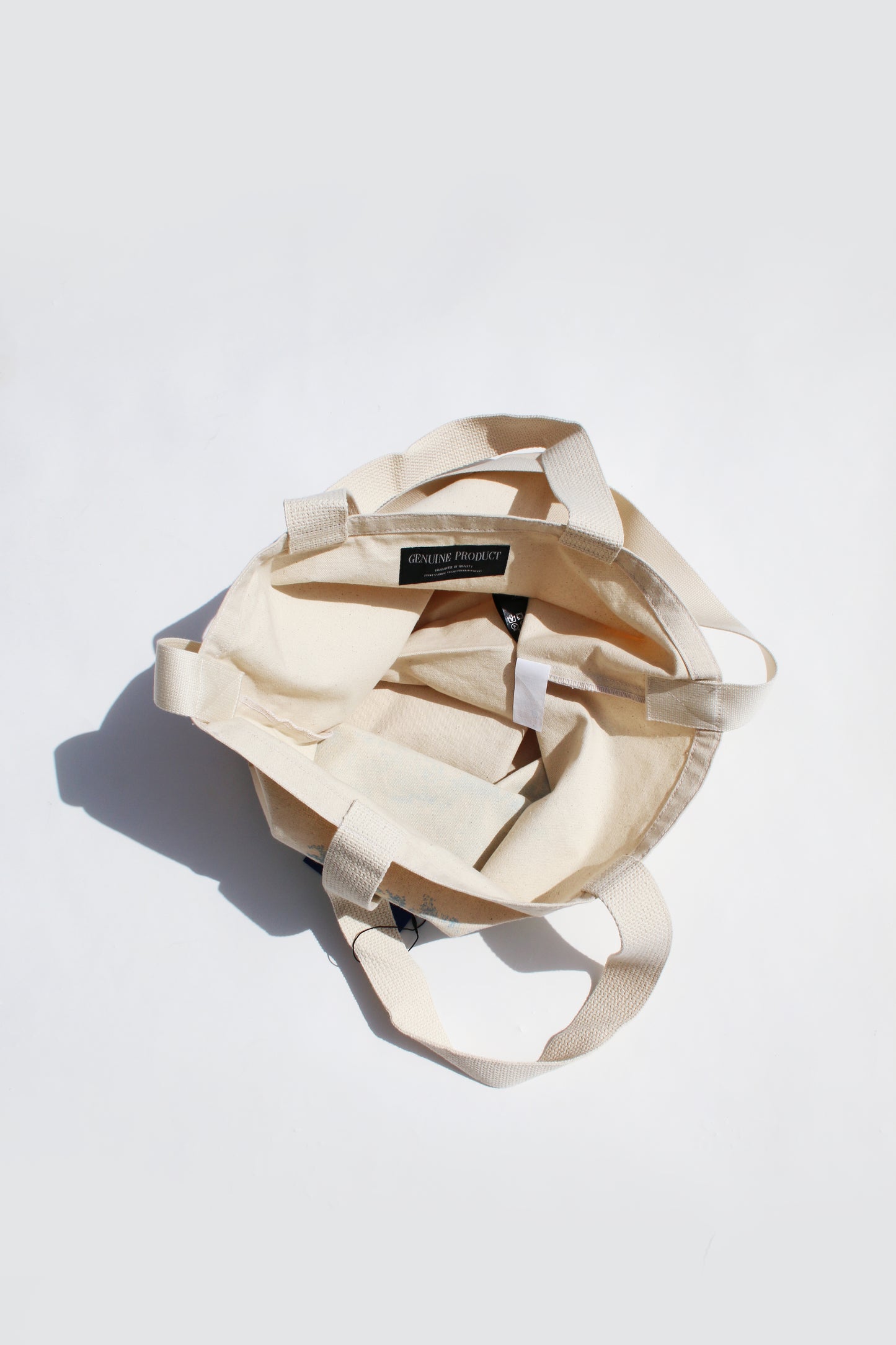ESSAY SHOULDER TOTE BAG