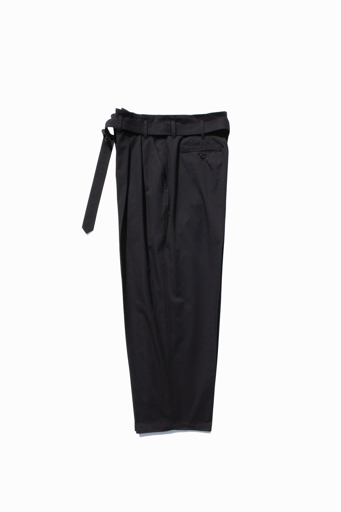 ESSAY HAKAMA SLACKS