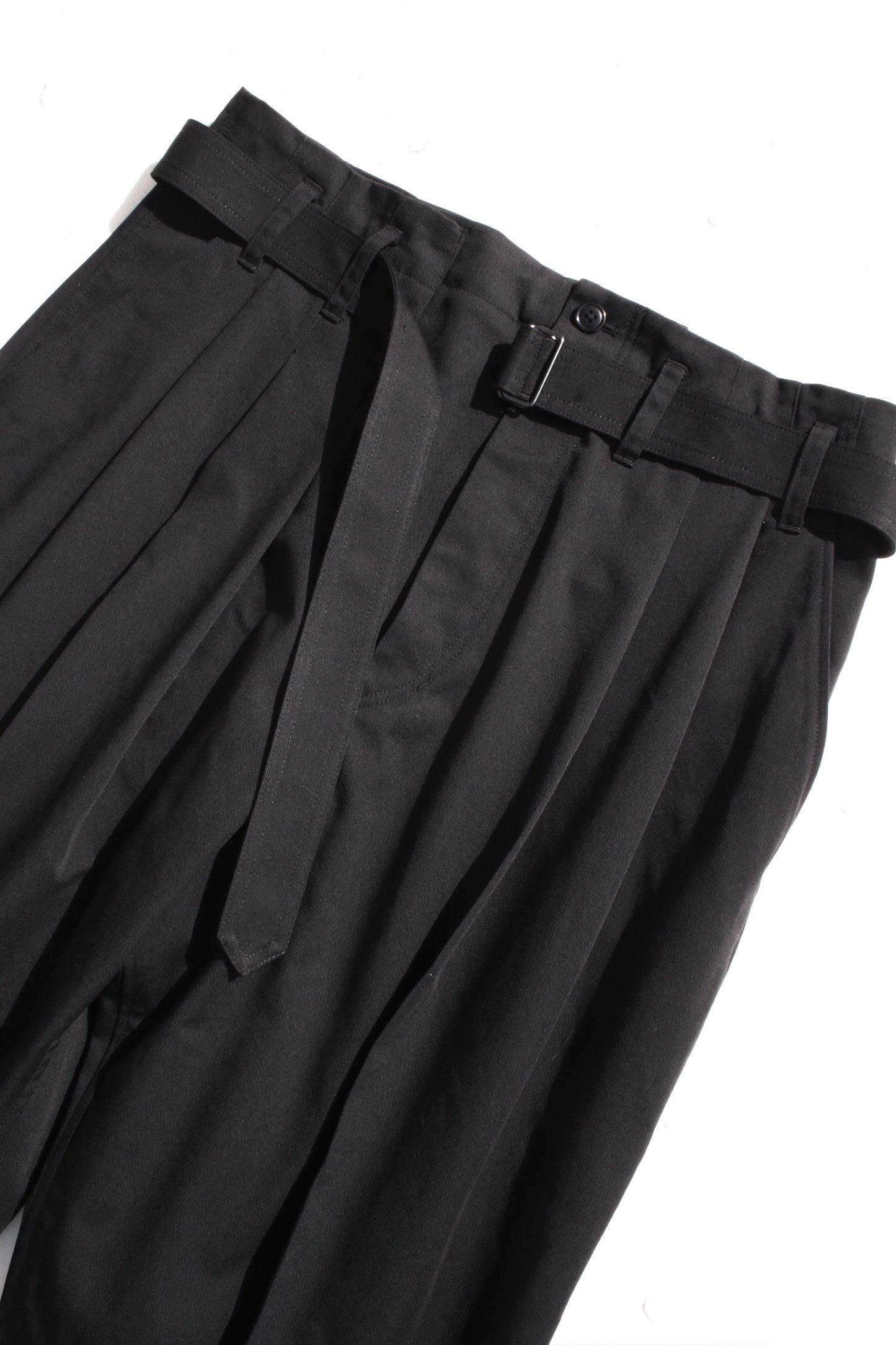 ESSAY HAKAMA SLACKS