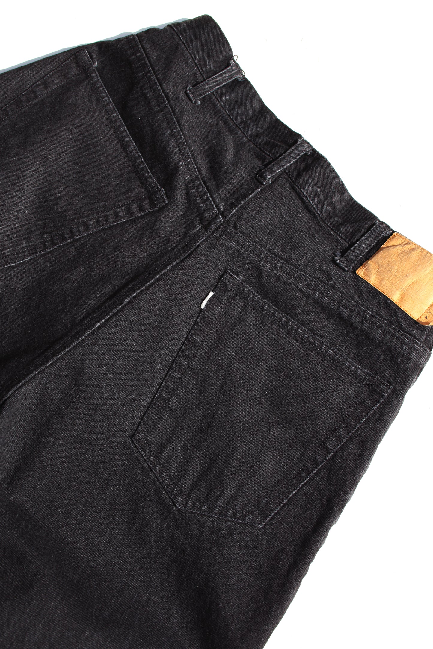 ESSAY BAGGY TUCKED JEANS - BLACK